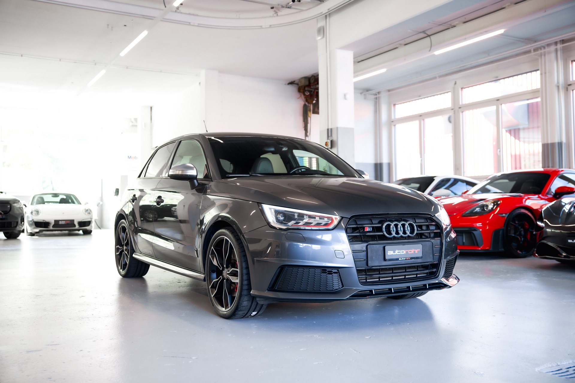 AUDI S1 Sportback 2.0 TFSI quattro-image-2
