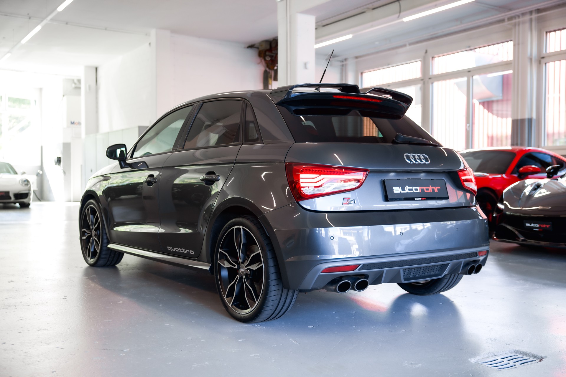 AUDI S1 Sportback 2.0 TFSI quattro-image-6