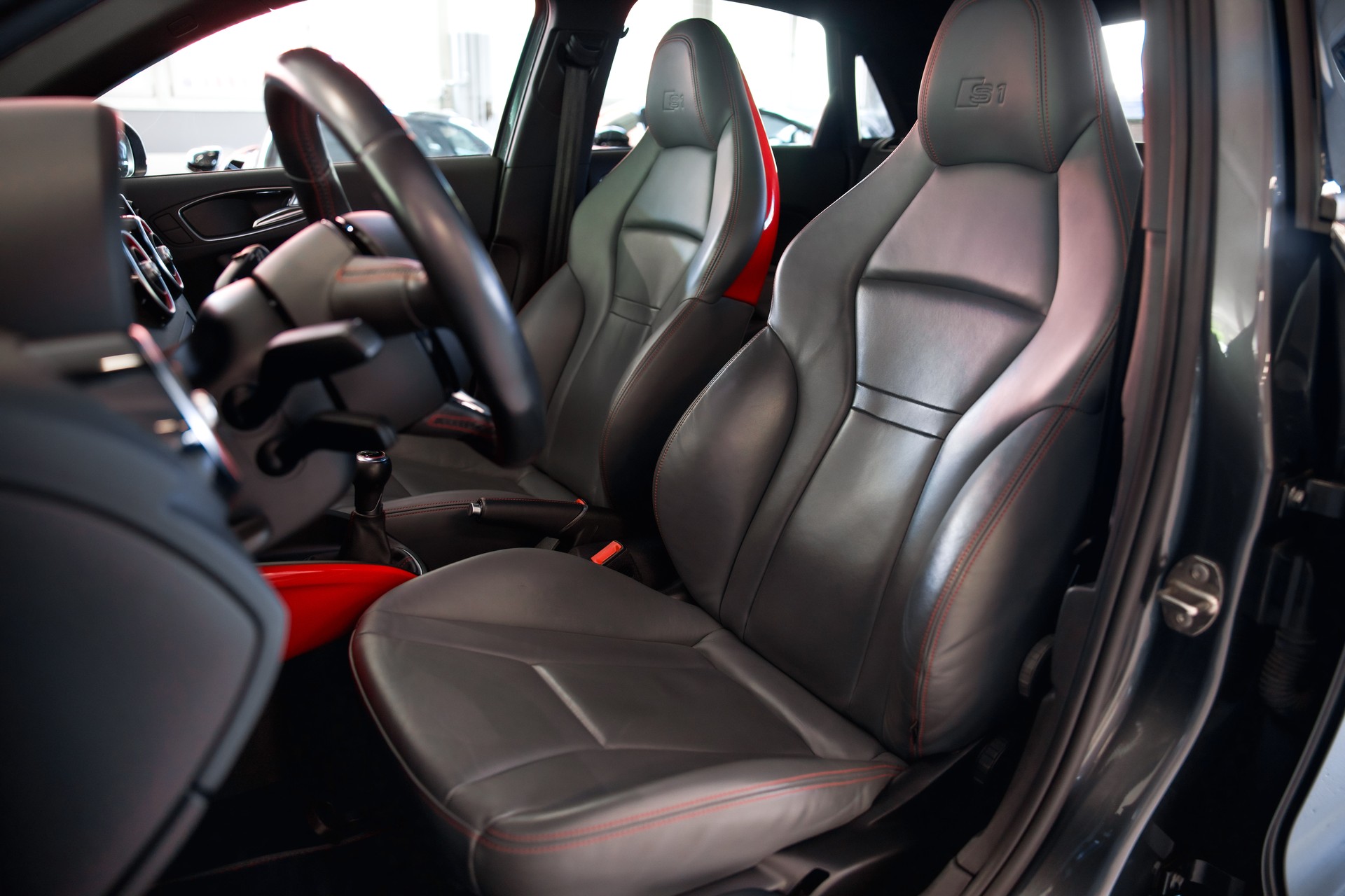 AUDI S1 Sportback 2.0 TFSI quattro-image-19