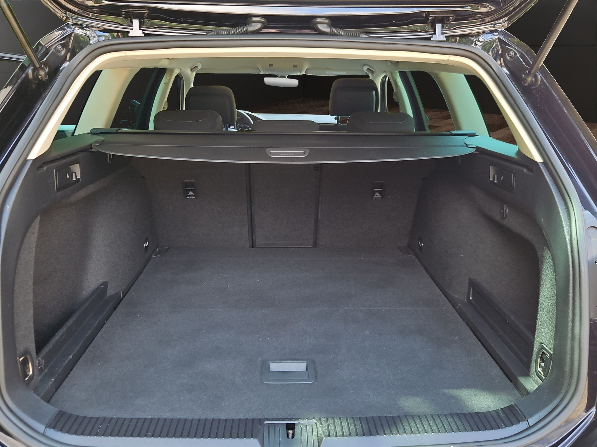 VW Passat Variant 2.0 TDI SCR BMT Comfortline DSG-image-21