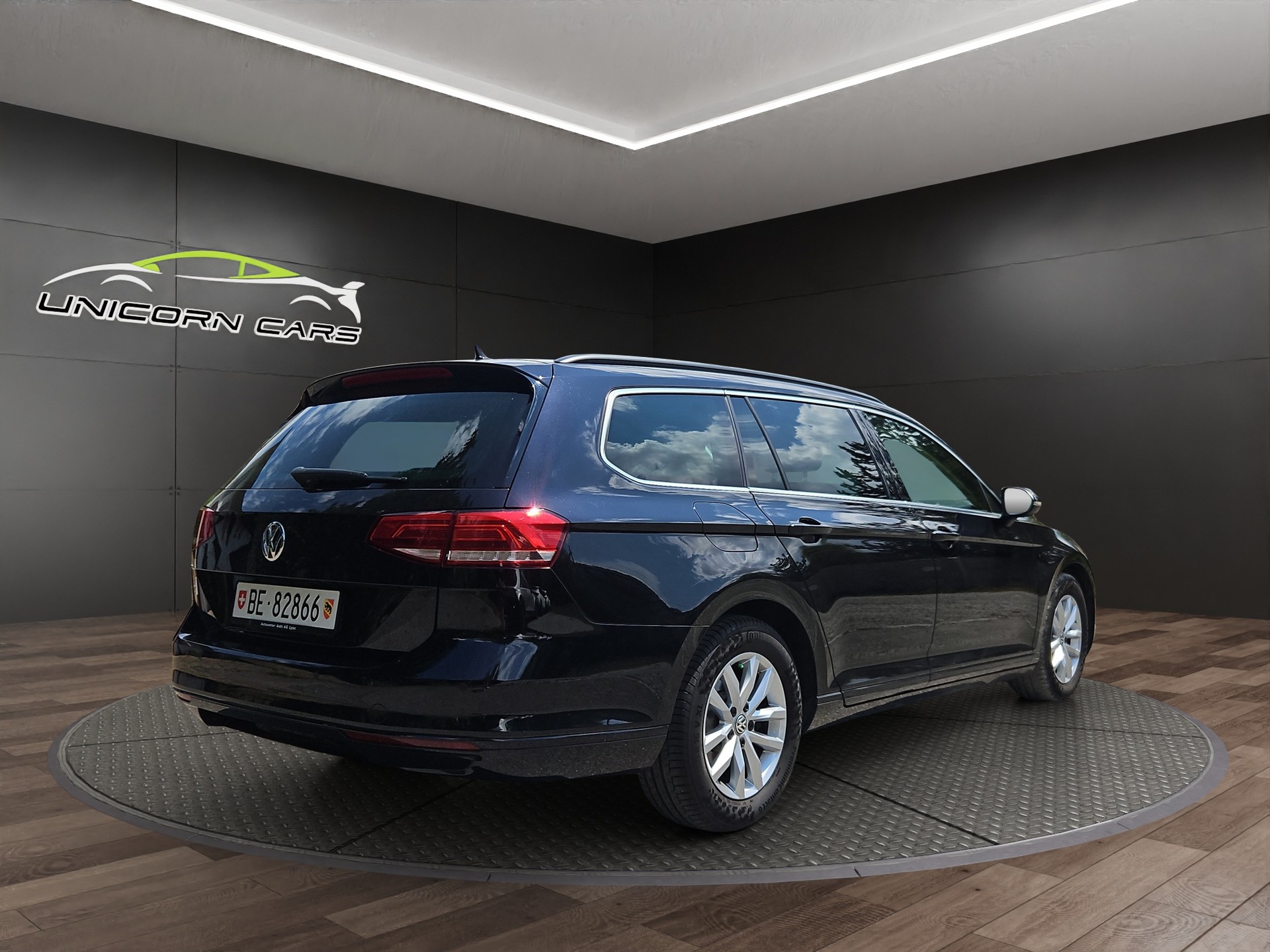 VW Passat Variant 2.0 TDI SCR BMT Comfortline DSG-image-6