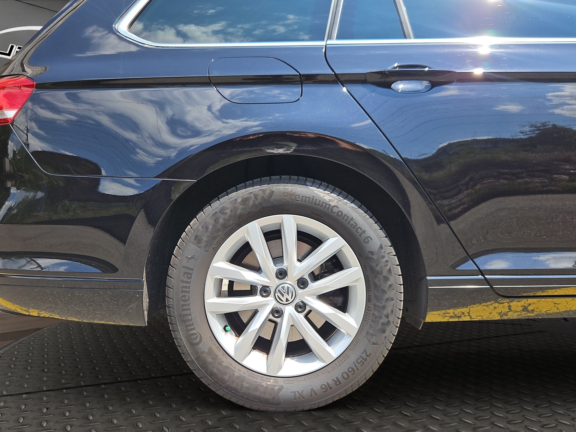 VW Passat Variant 2.0 TDI SCR BMT Comfortline DSG-image-25