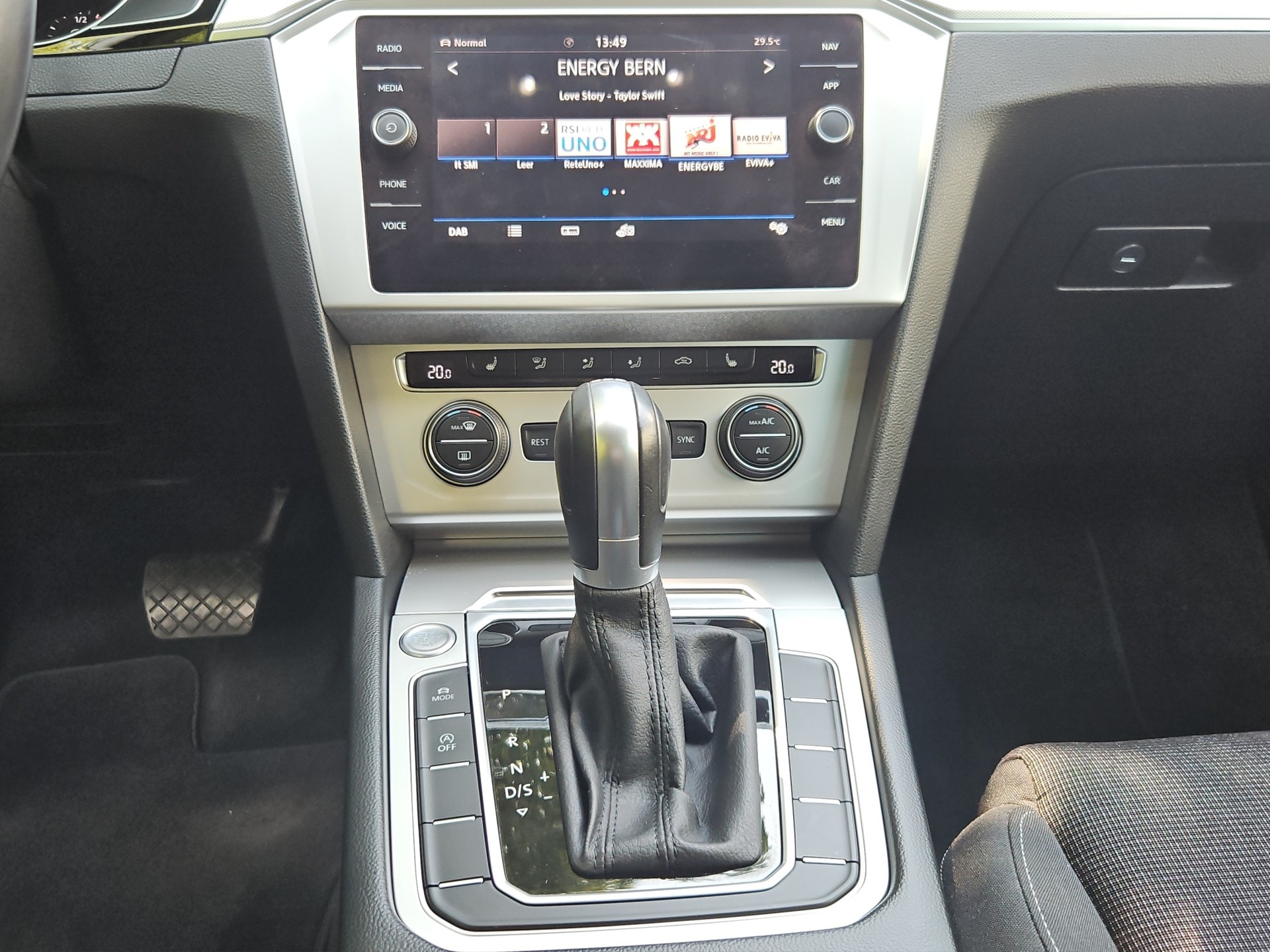 VW Passat Variant 2.0 TDI SCR BMT Comfortline DSG-image-14