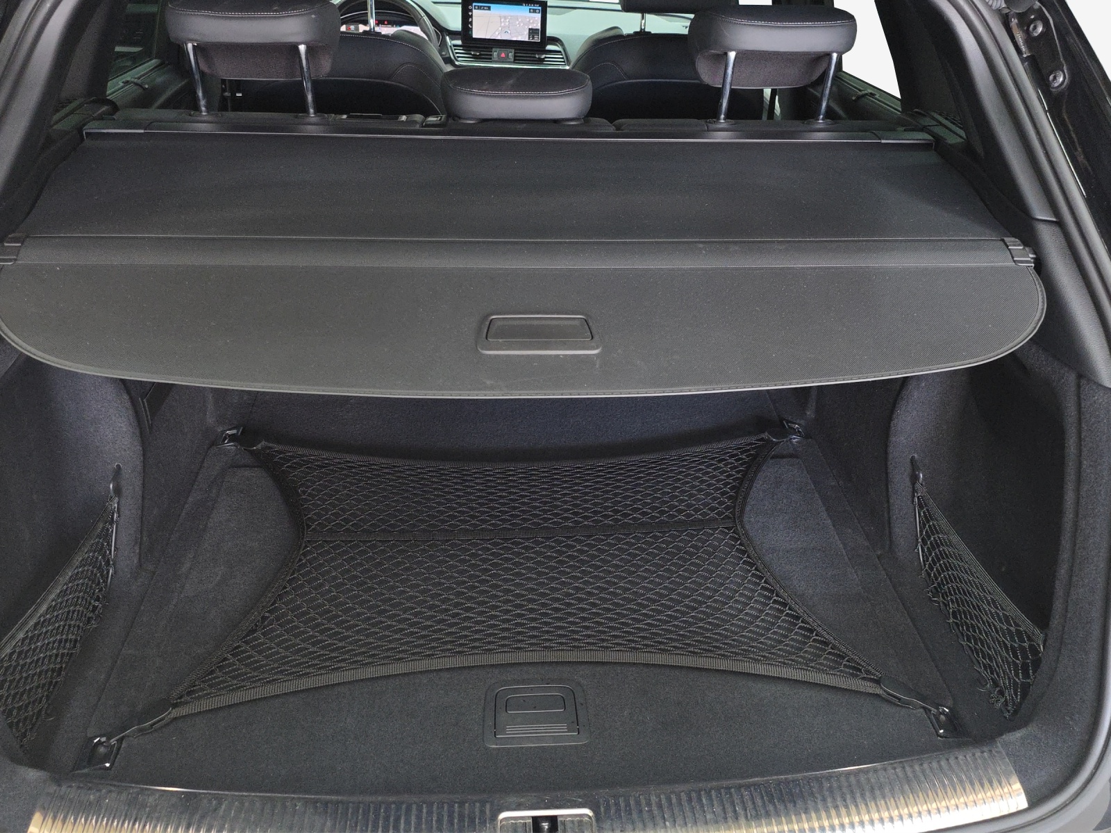 AUDI Q5 40 TDI Black Edition quattro S-tronic-image-12