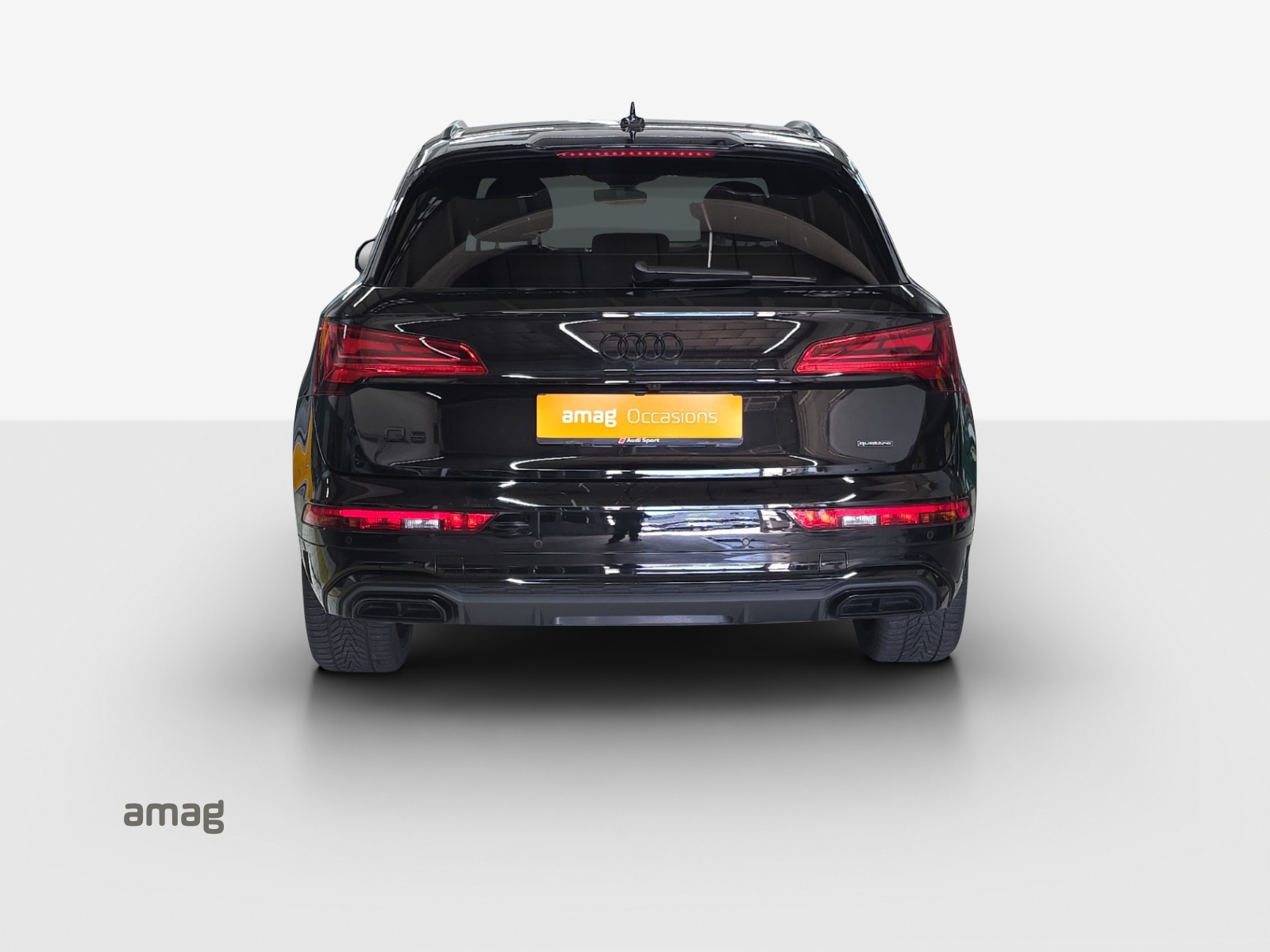 AUDI Q5 40 TDI Black Edition quattro S-tronic-image-3