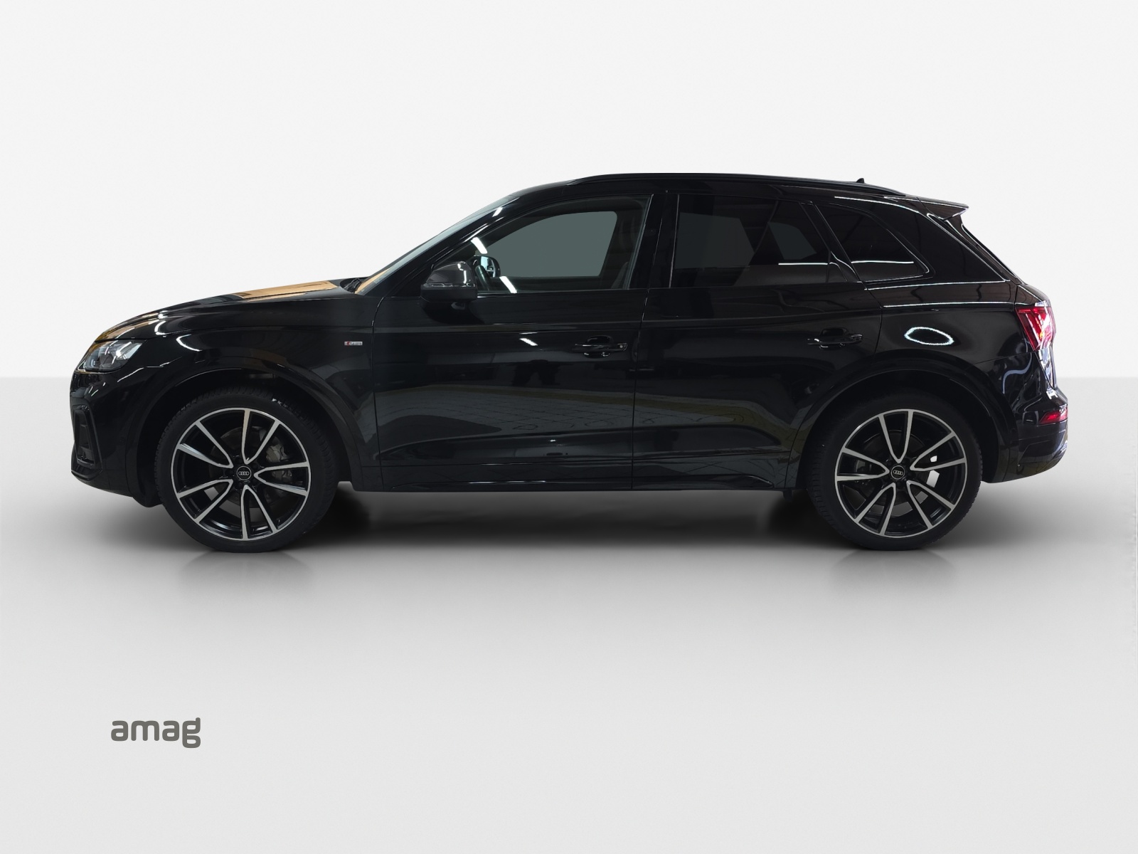 AUDI Q5 40 TDI Black Edition quattro S-tronic-image-1