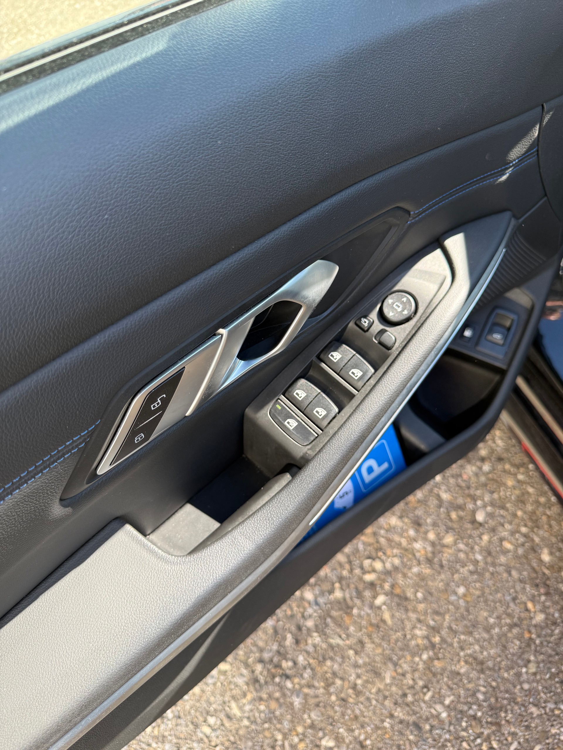 BMW 320e xDrive Touring Steptronic M Sport-image-6