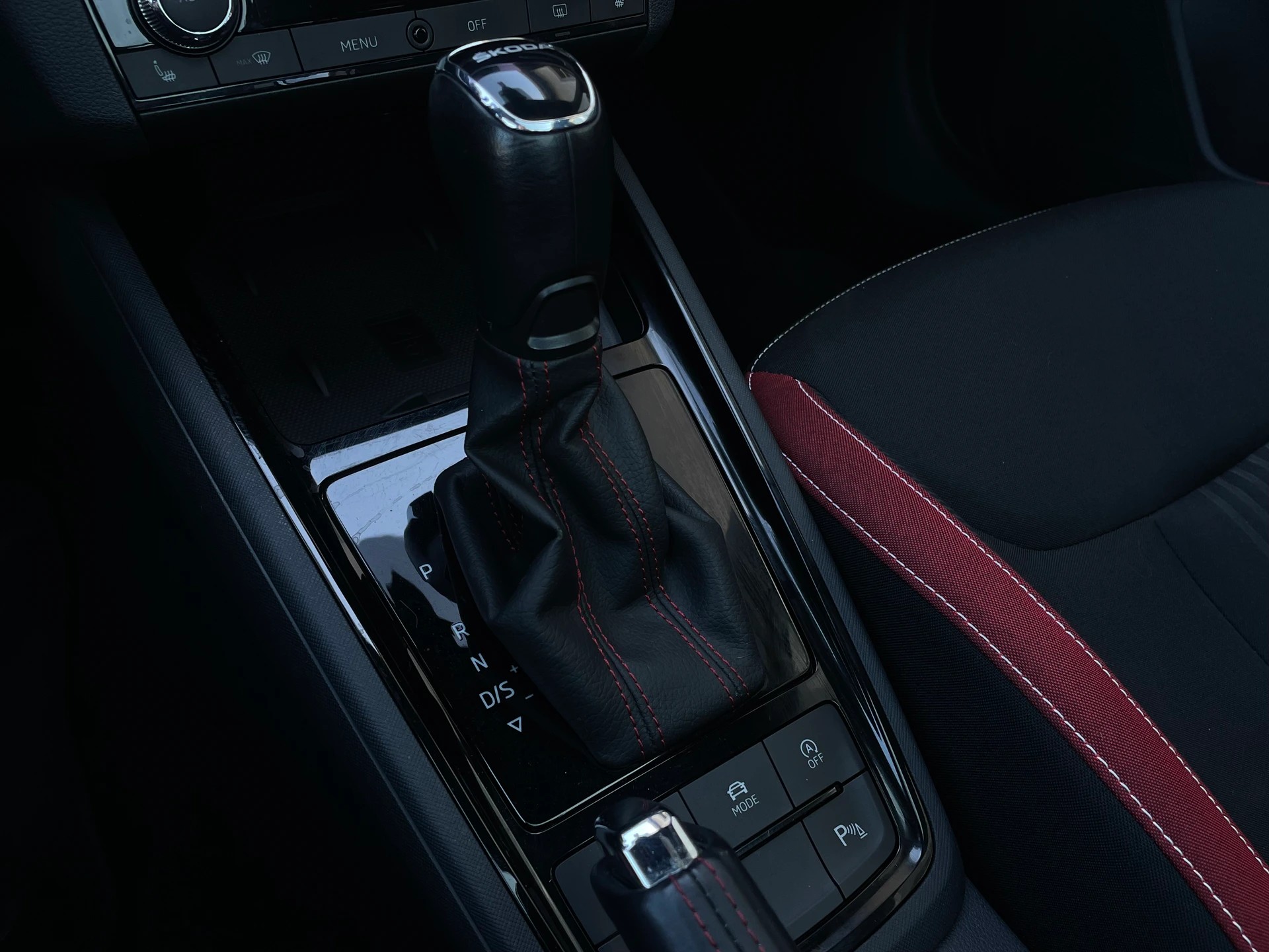 SKODA Scala 1.0 TSI Monte Carlo DSG-image-8