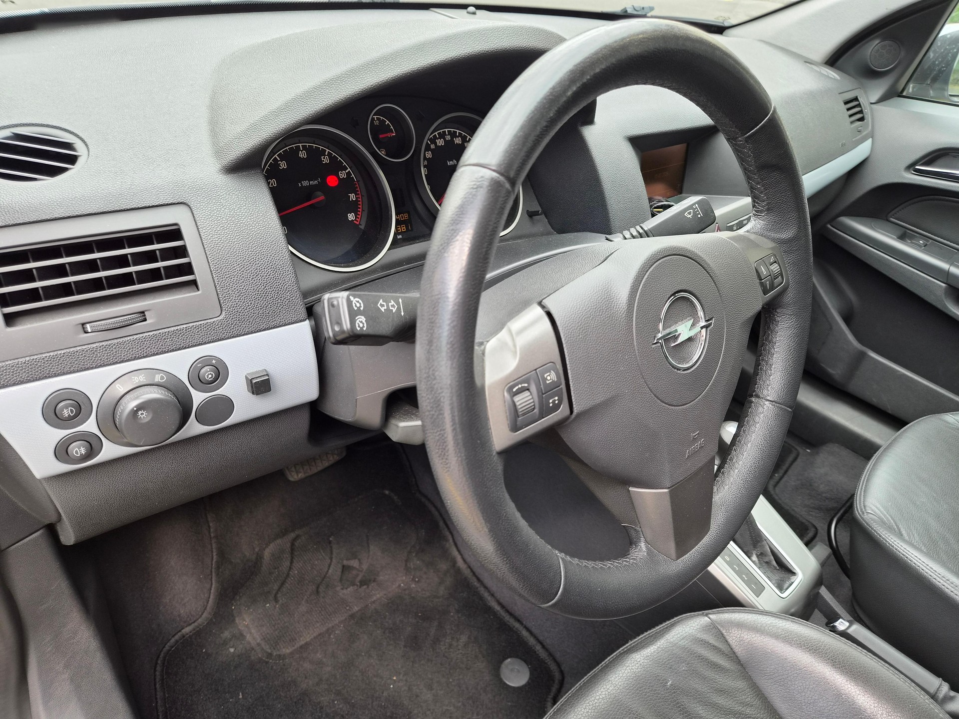 OPEL Astra Caravan 1.8i 16V 125 Silverline-image-9