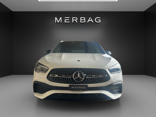 MERCEDES-BENZ GLA 200 AMG Line-image-3