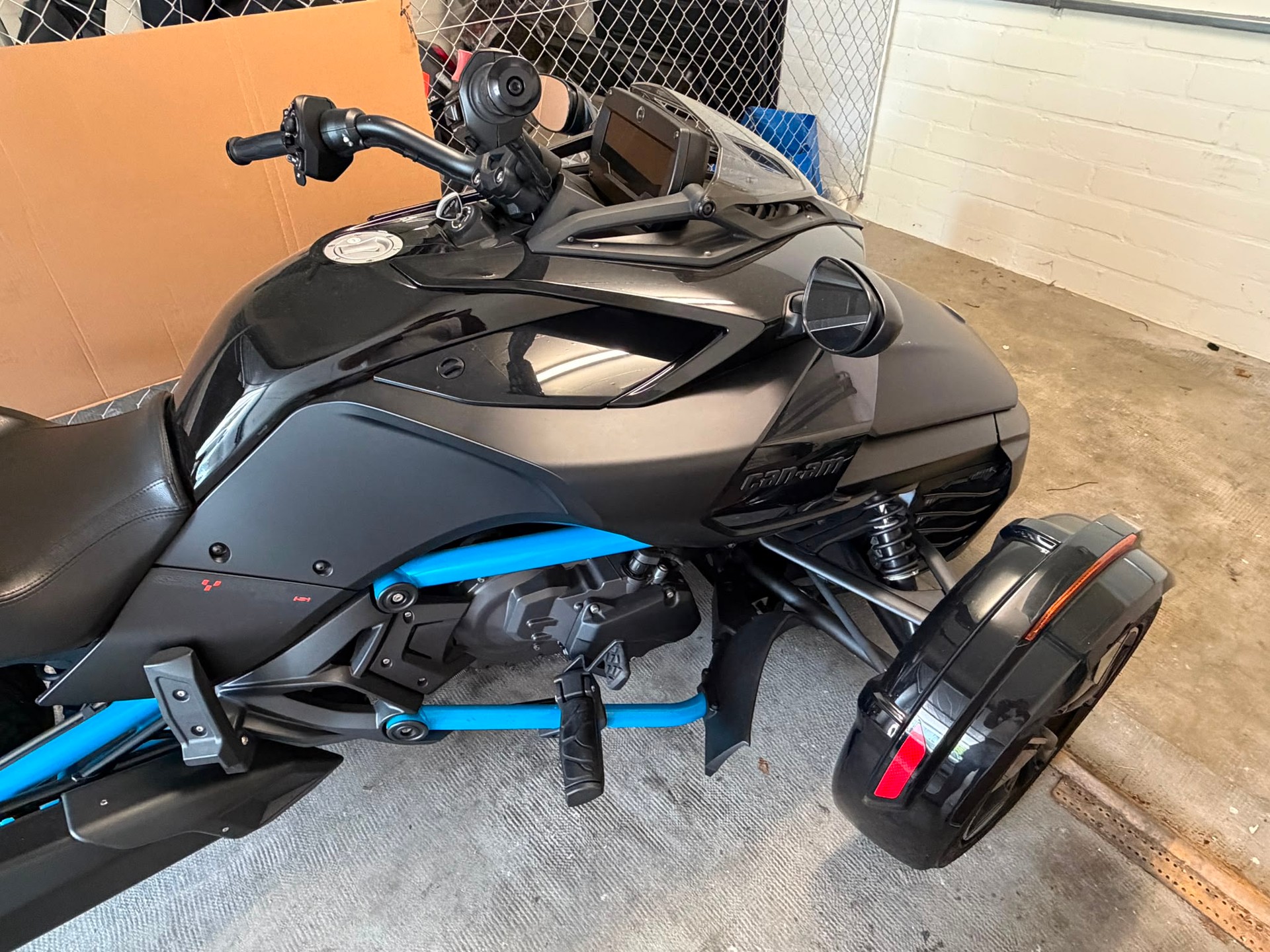 CAN-AM Spyder F3-LTD Special Special Series SE6-image-9