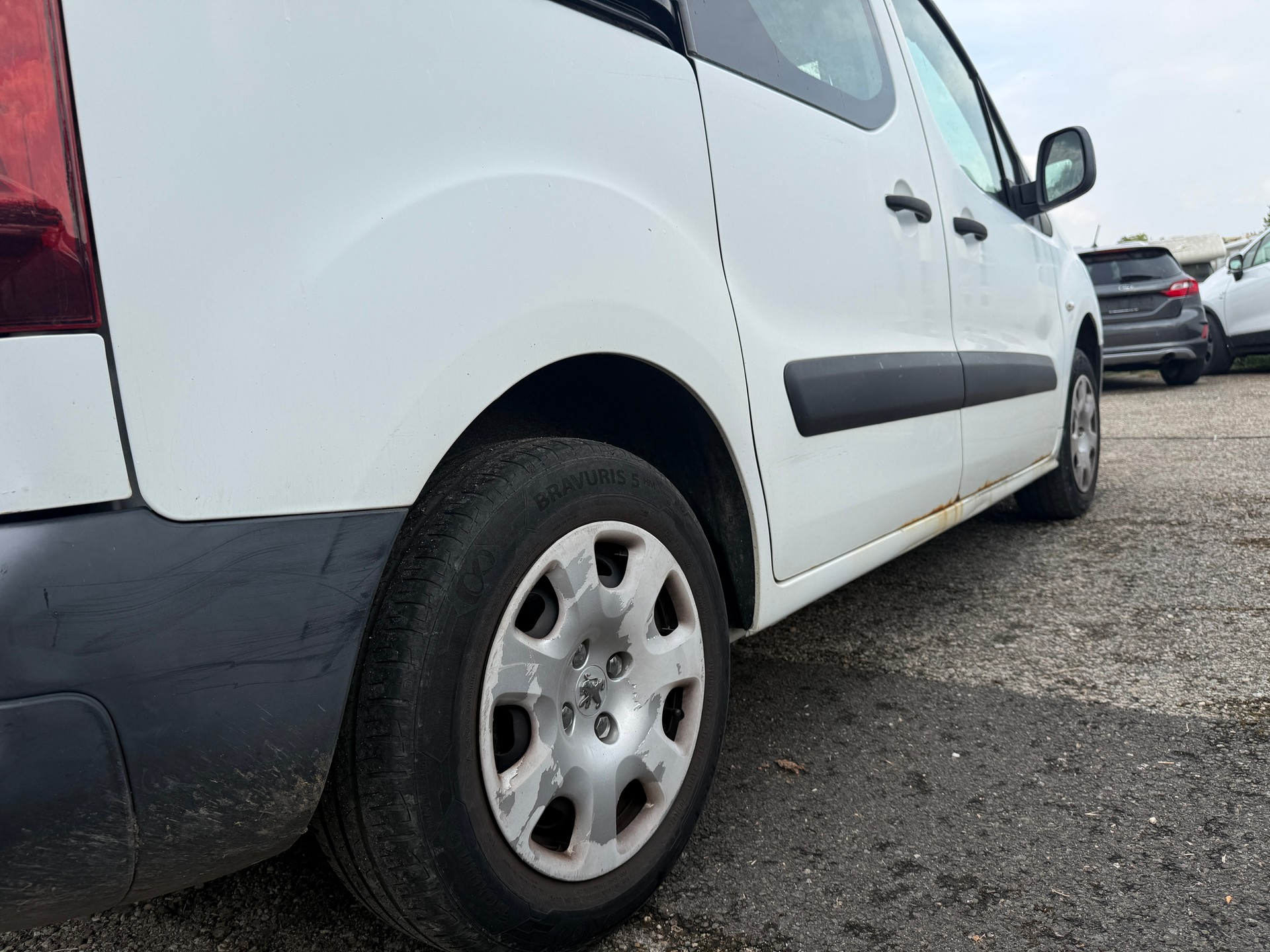 PEUGEOT Partner 1.6 VTi Urban-image-6