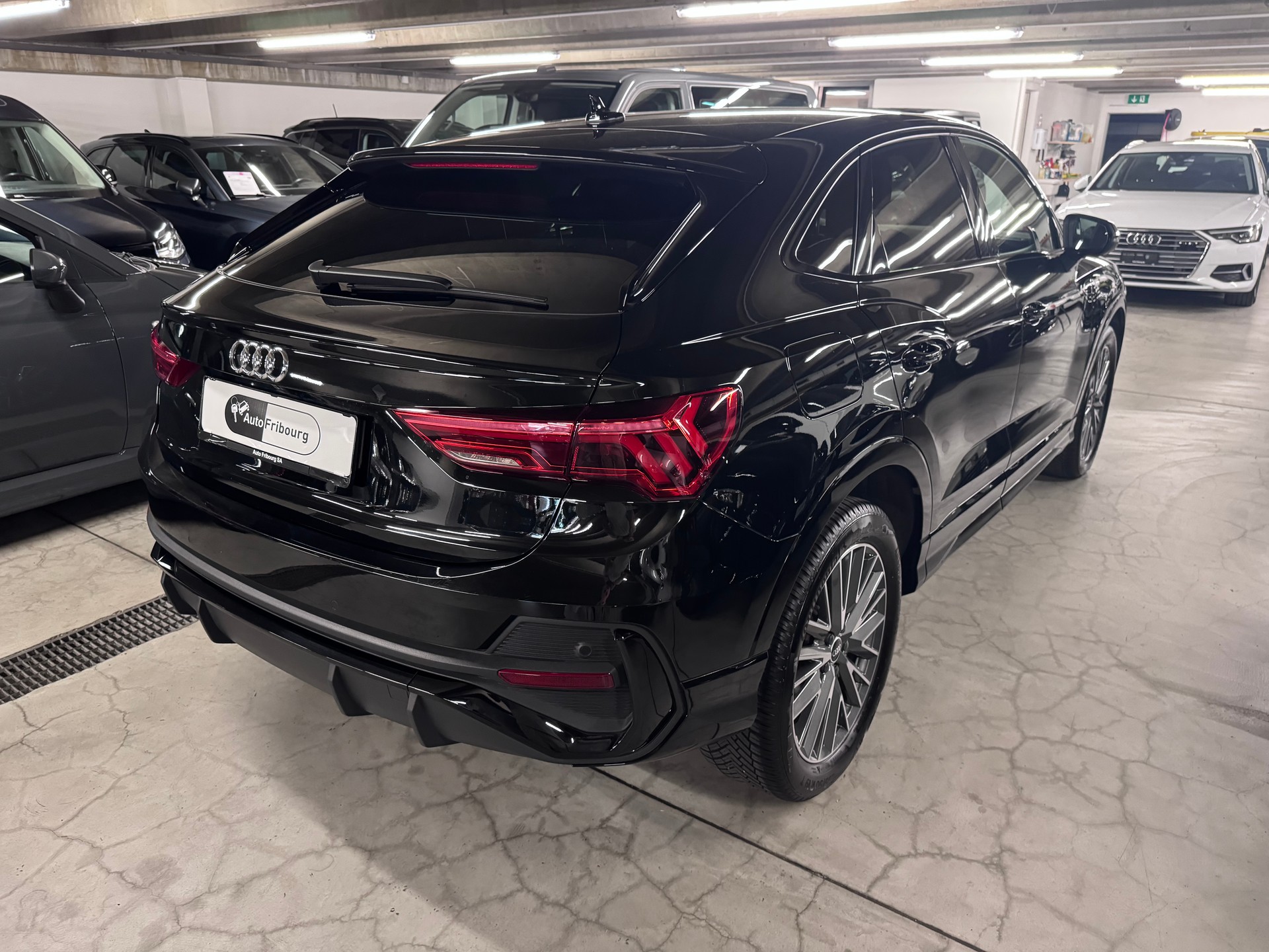 AUDI Q3 Sportback 45 TFSI e S line Attraction S-tronic-image-1