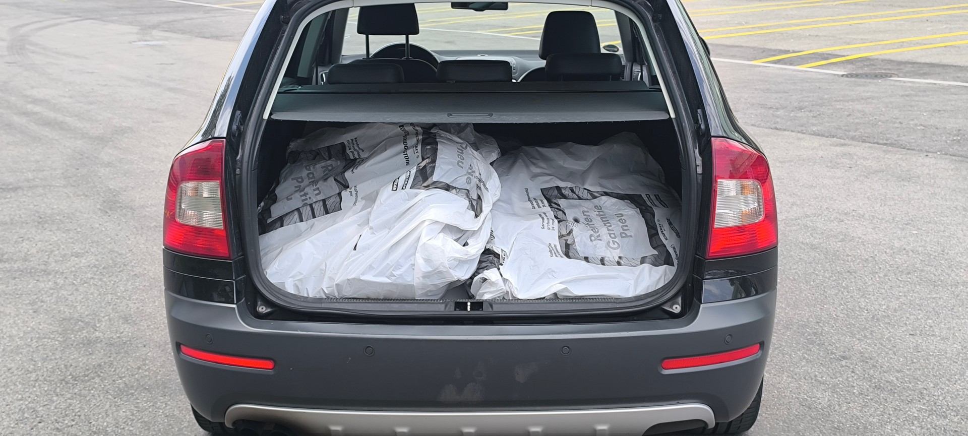 SKODA Octavia Combi 2.0 TDI Scout 4x4 DSG-image-8