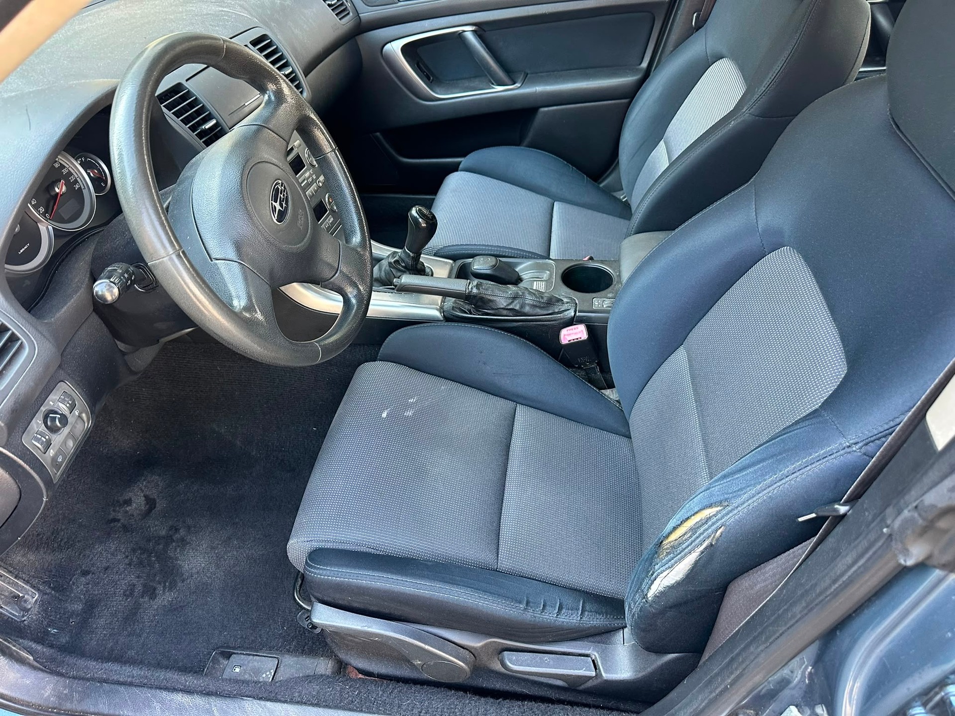 SUBARU Legacy 2.0i AWD-image-6