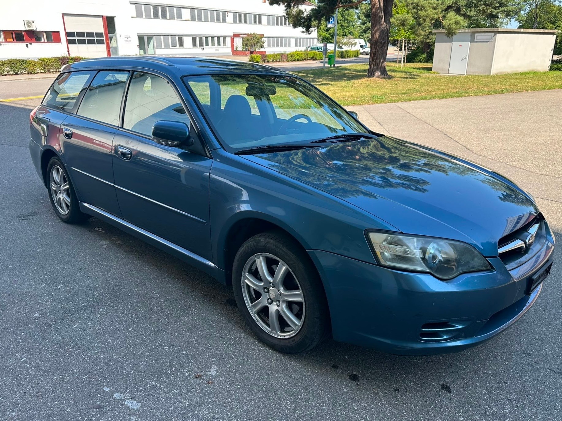 SUBARU Legacy 2.0i AWD-image-2
