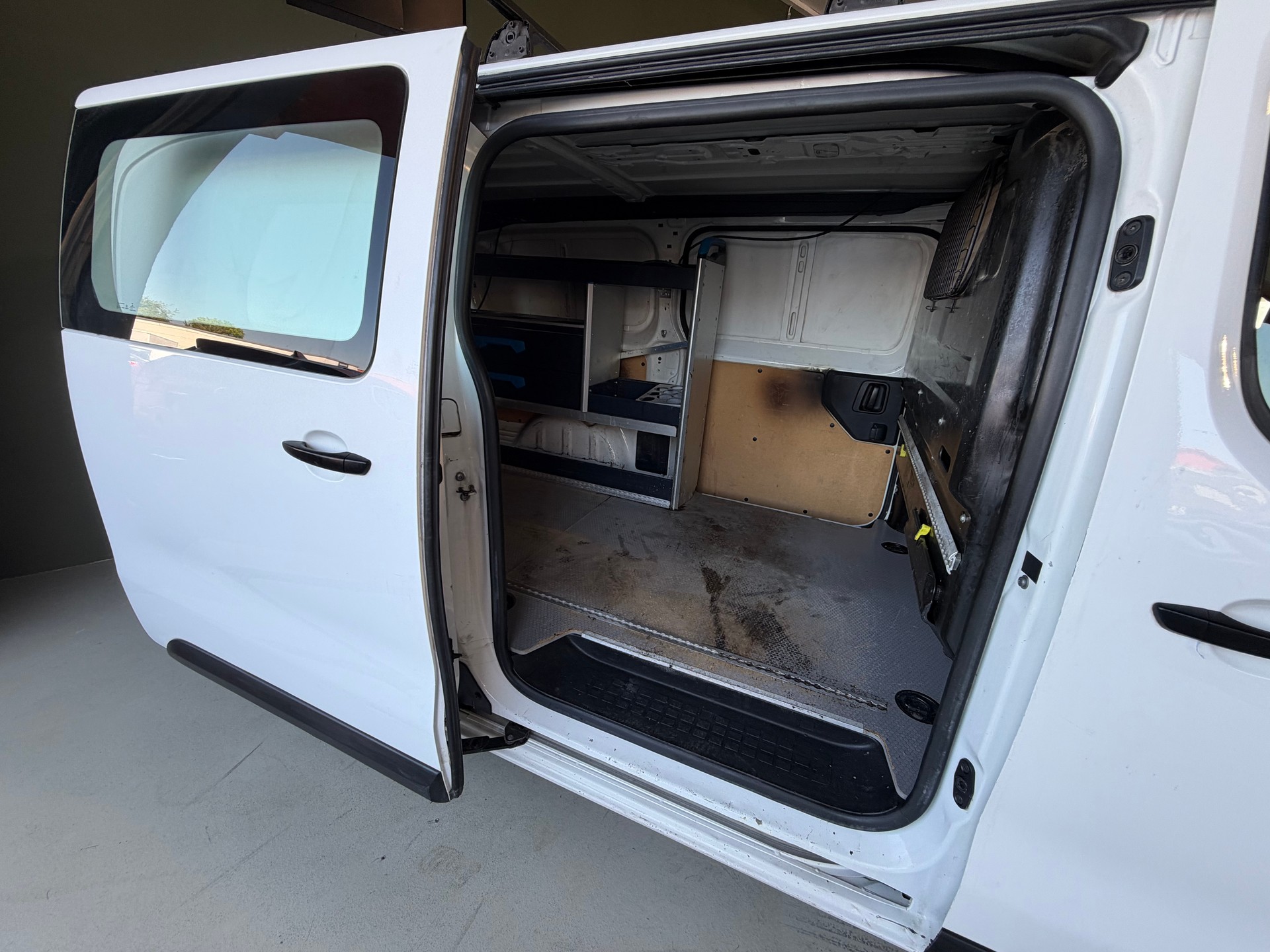 TOYOTA Proace 2.0D Van L2 Terra *Ab MFK*Klima*Anhängerkupplung*Sortimo*-image-9