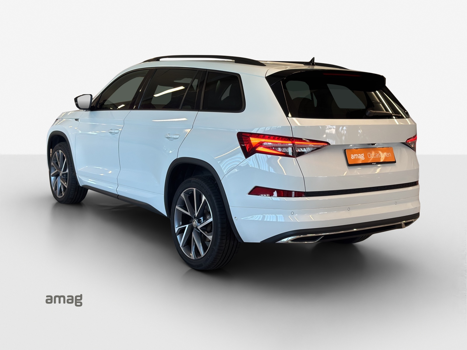 SKODA Kodiaq 2.0 TSI 4x4 SportLine-image-2