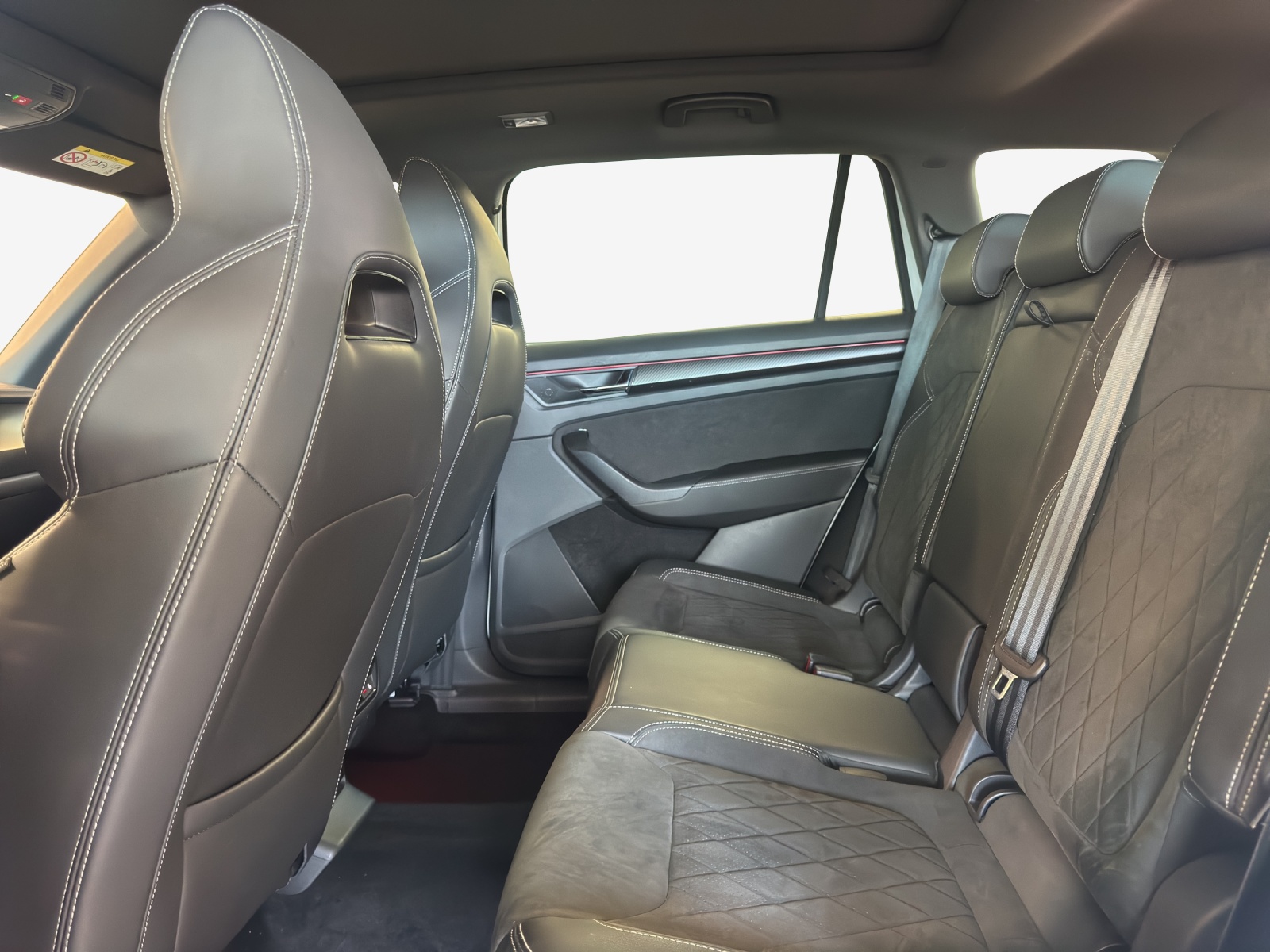 SKODA Kodiaq 2.0 TSI 4x4 SportLine-image-11