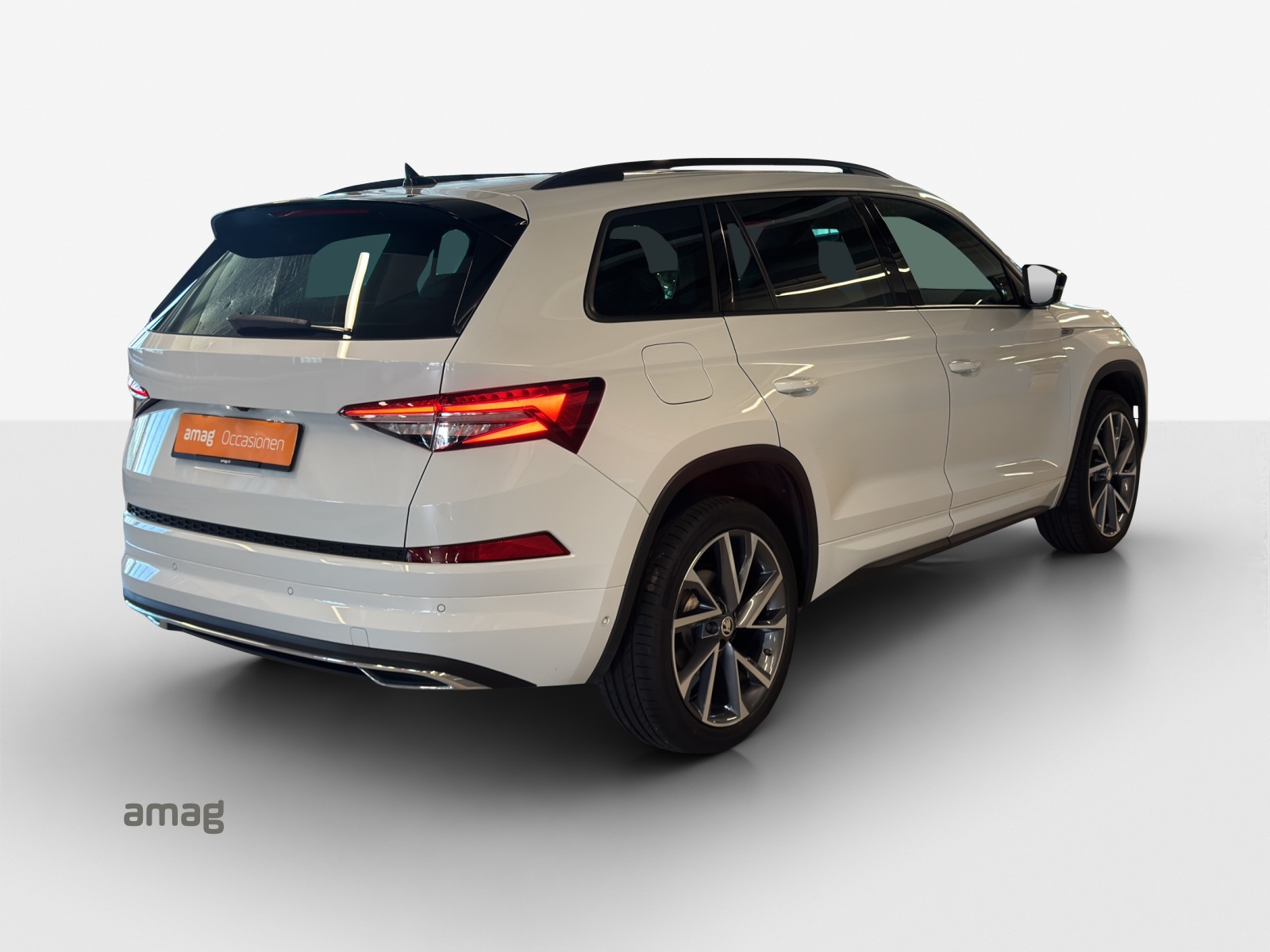SKODA Kodiaq 2.0 TSI 4x4 SportLine-image-4