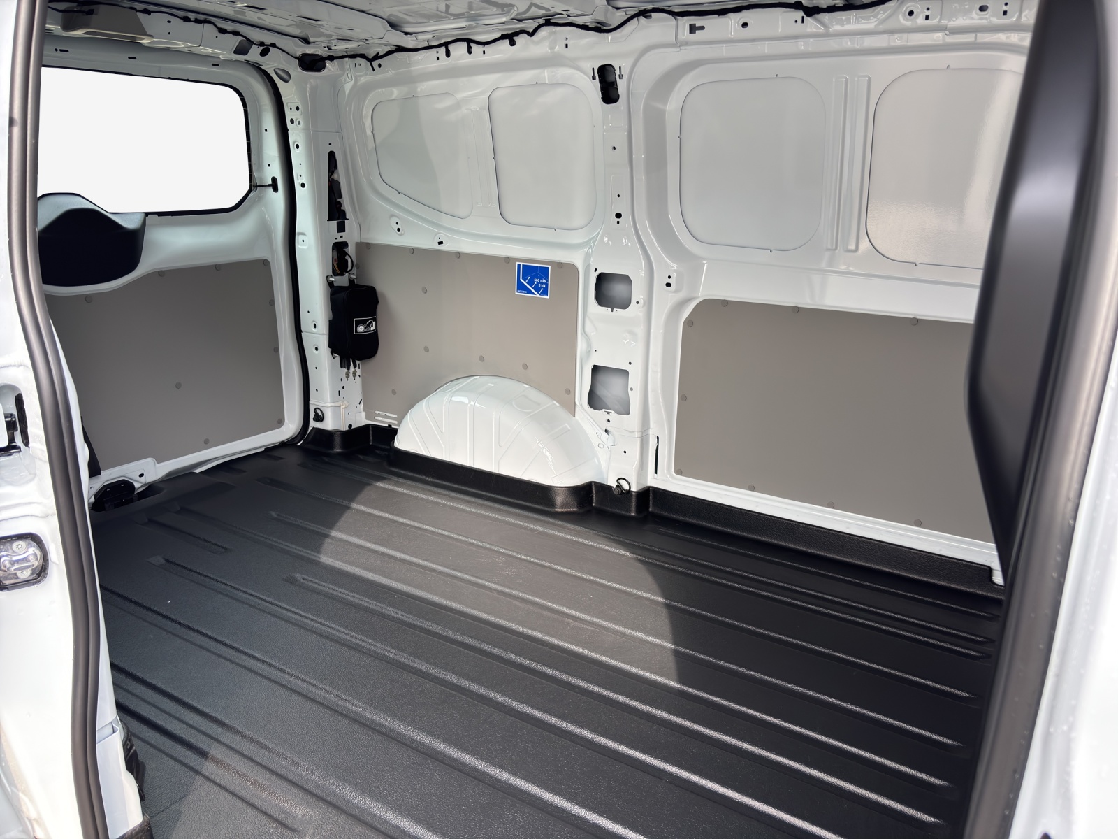 VW e-Transporter 70 kWh-image-11