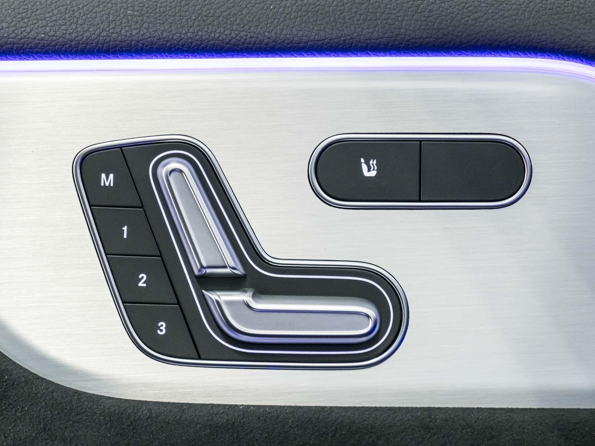 MERCEDES-BENZ GLA 220 d 4MATIC "Swiss Star"-image-12