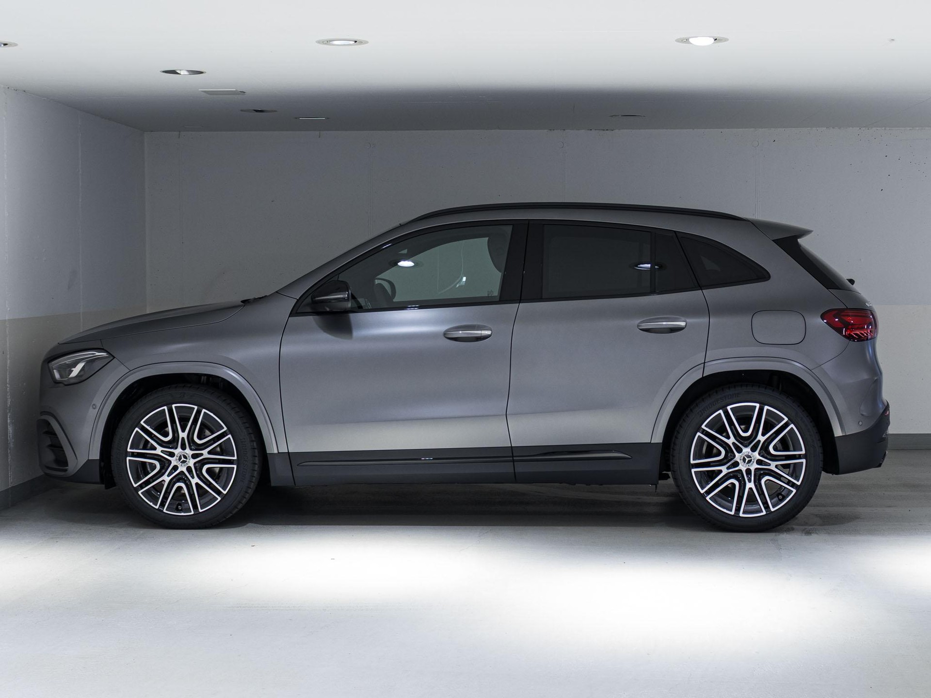 MERCEDES-BENZ GLA 220 d 4MATIC "Swiss Star"-image-4