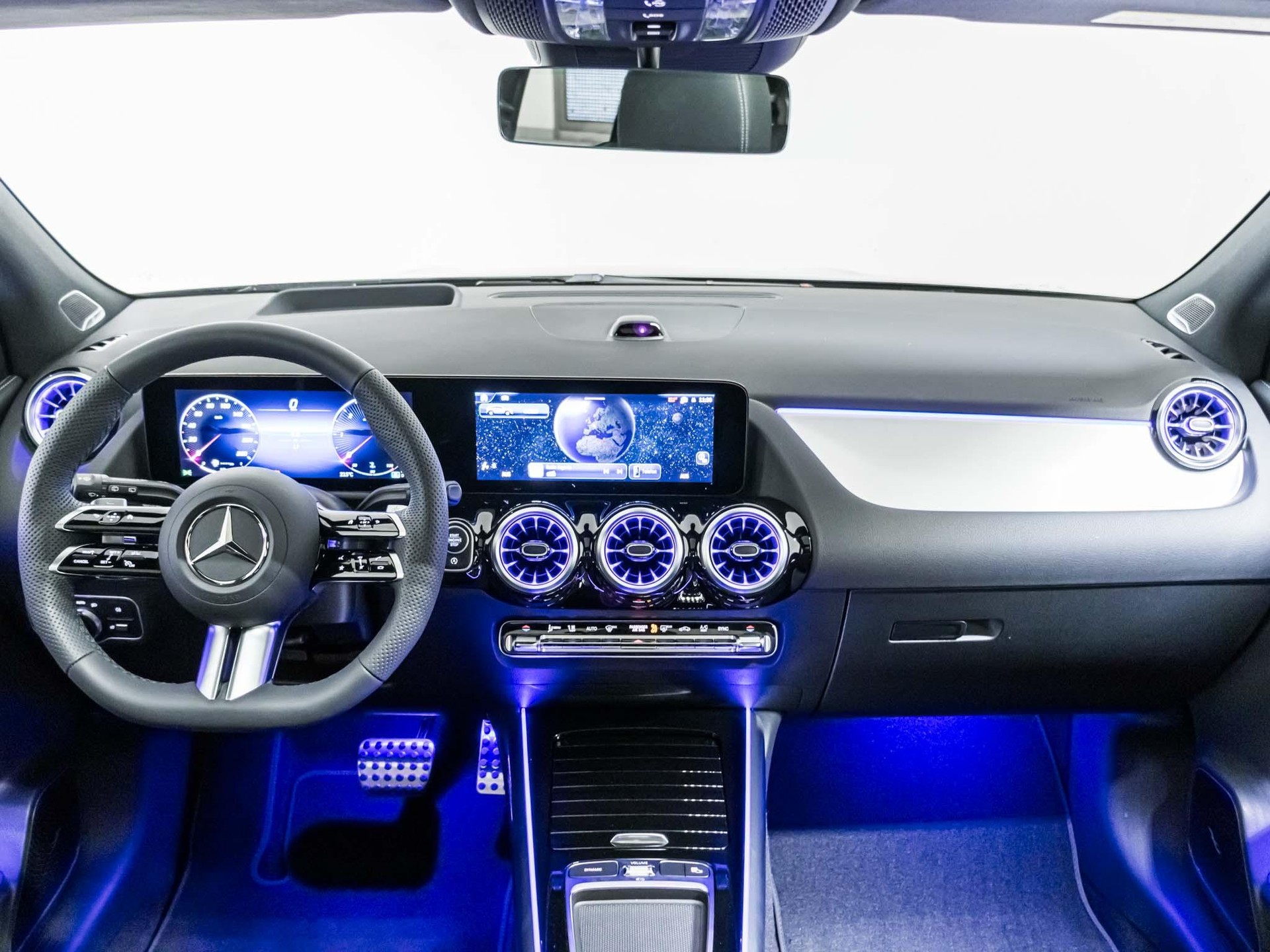 MERCEDES-BENZ GLA 220 d 4MATIC "Swiss Star"-image-10