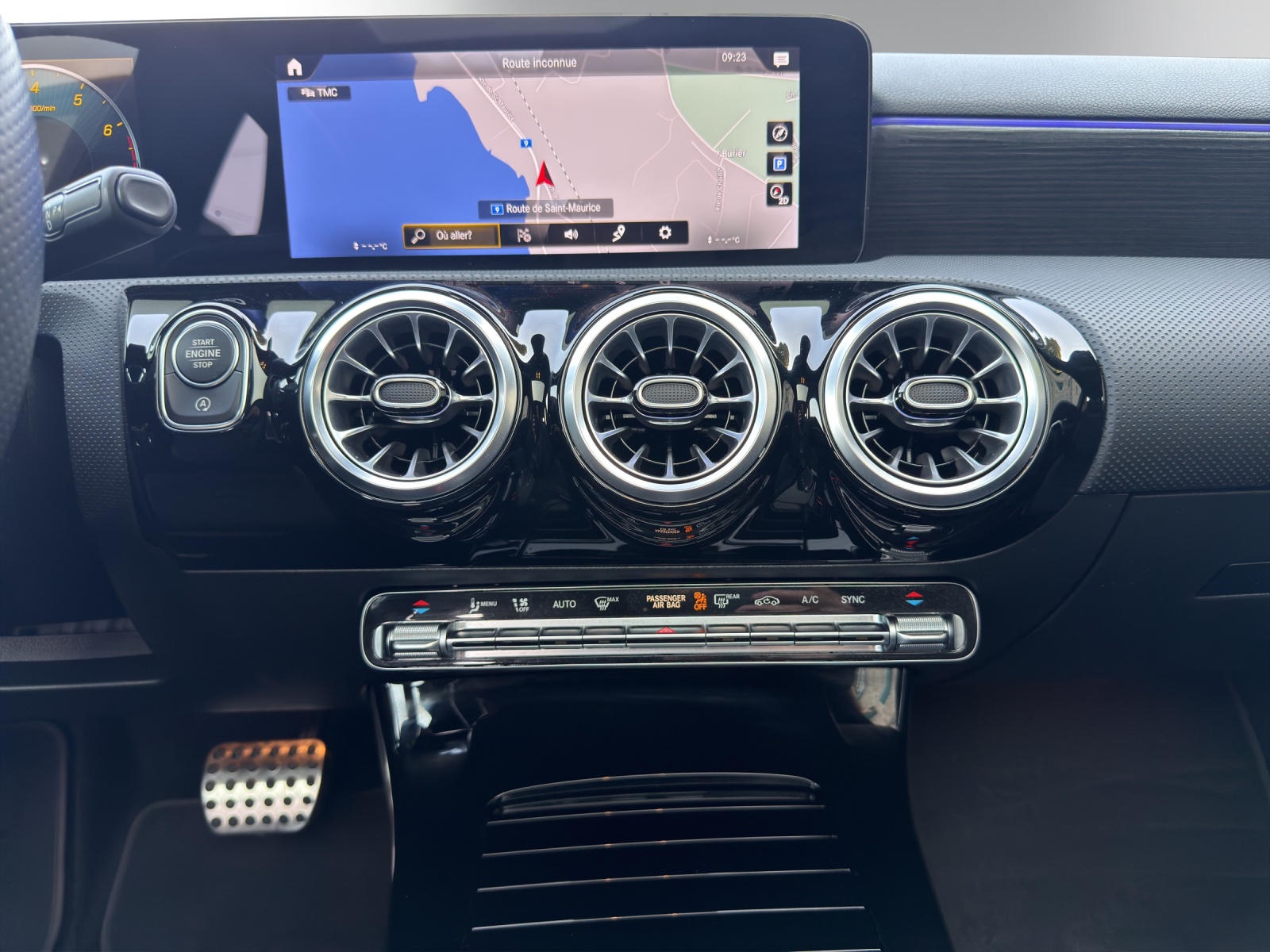 MERCEDES-BENZ A 200 7G-DCT-image-11