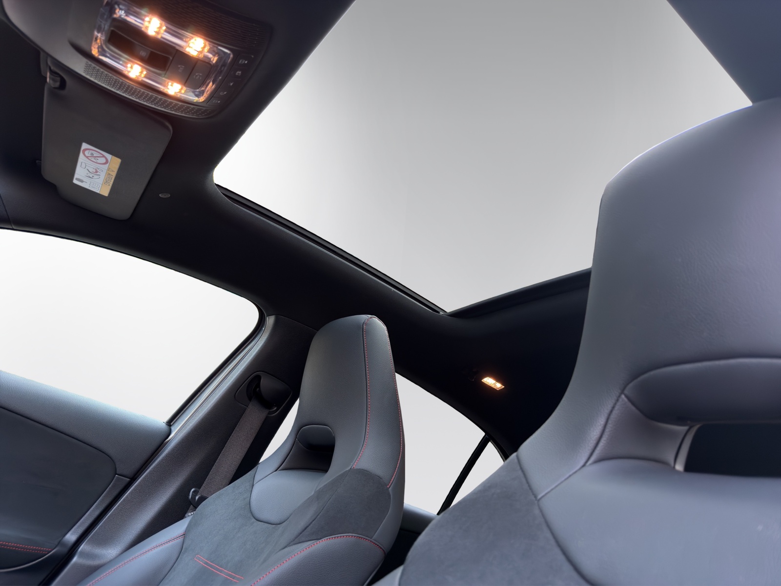 MERCEDES-BENZ A 200 7G-DCT-image-12
