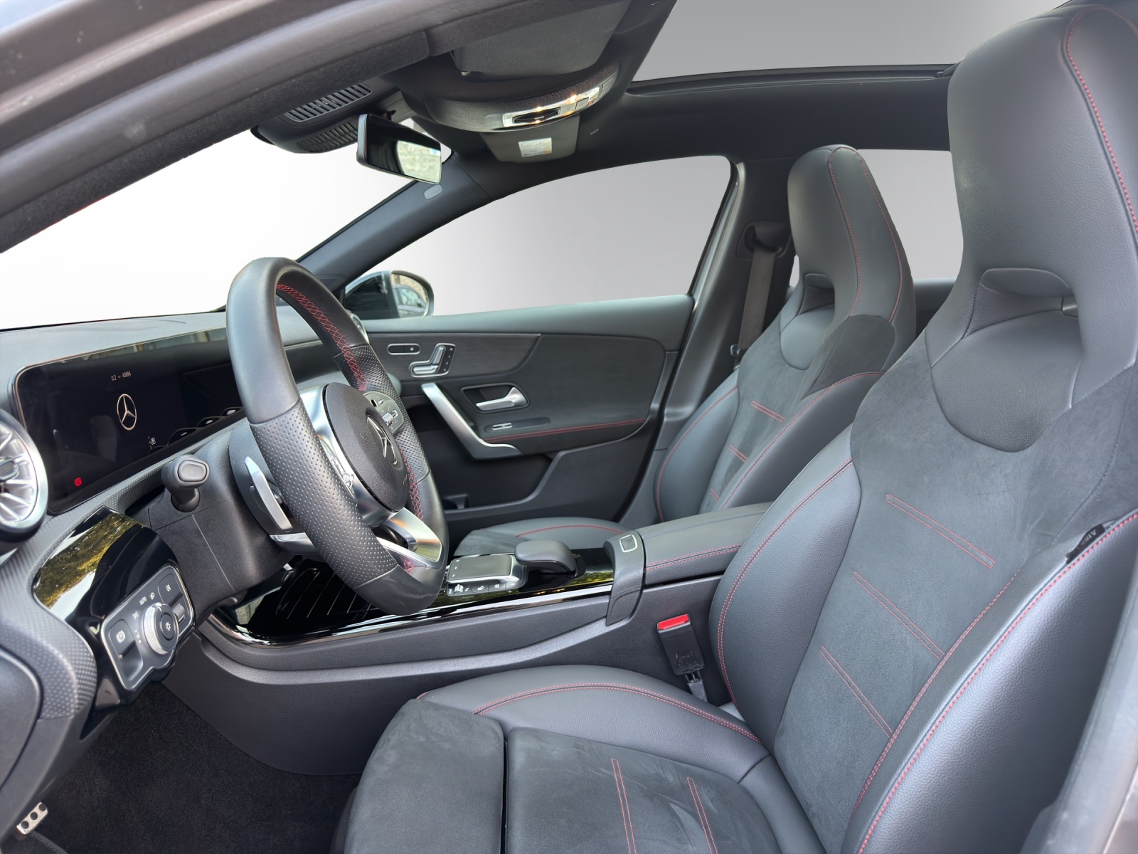 MERCEDES-BENZ A 200 7G-DCT-image-10