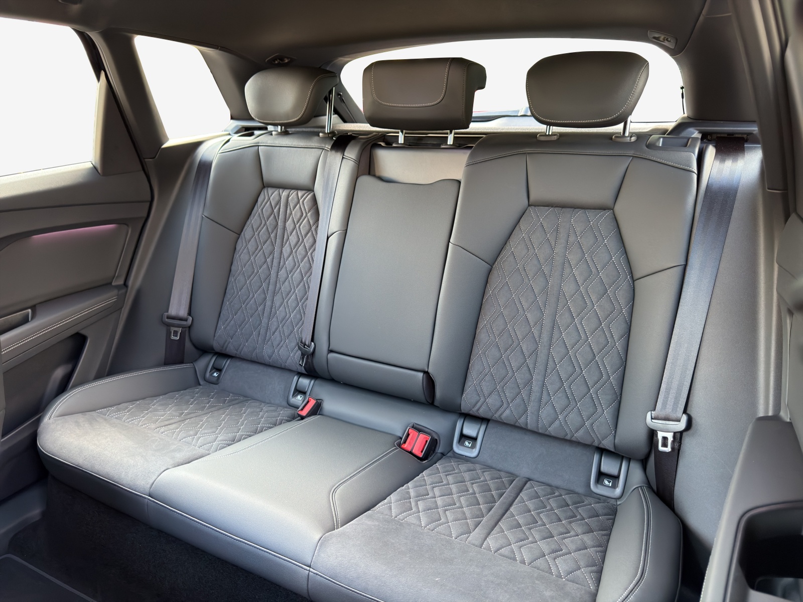 AUDI Q4 e-tron 45 Attraction quattro-image-11