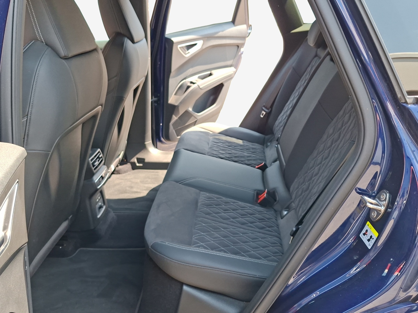 AUDI Q4 Sportback e-tron 50 quattro-image-11