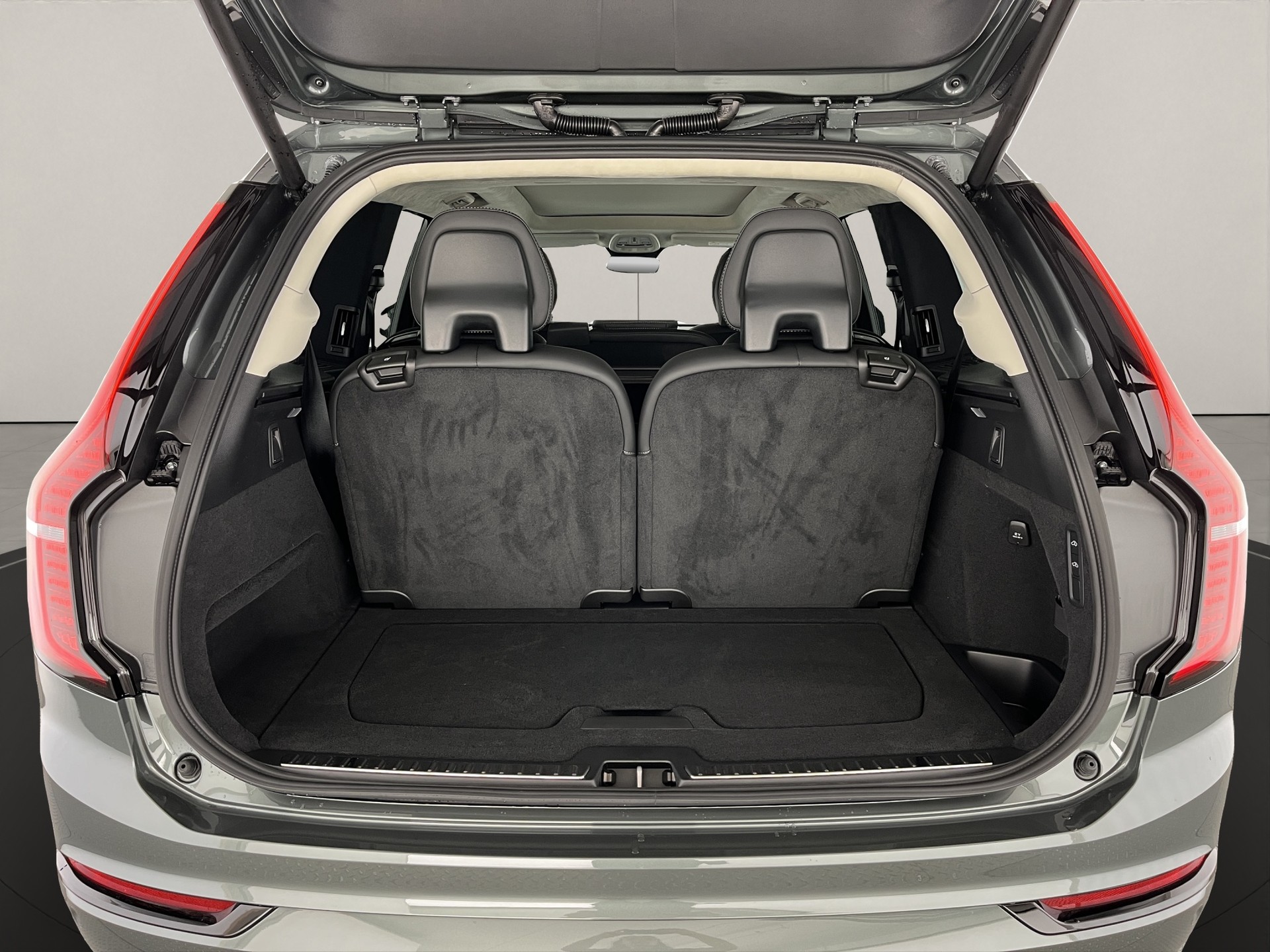 VOLVO XC90 2.0 T8 TE Ultra Dark eAWD-image-5