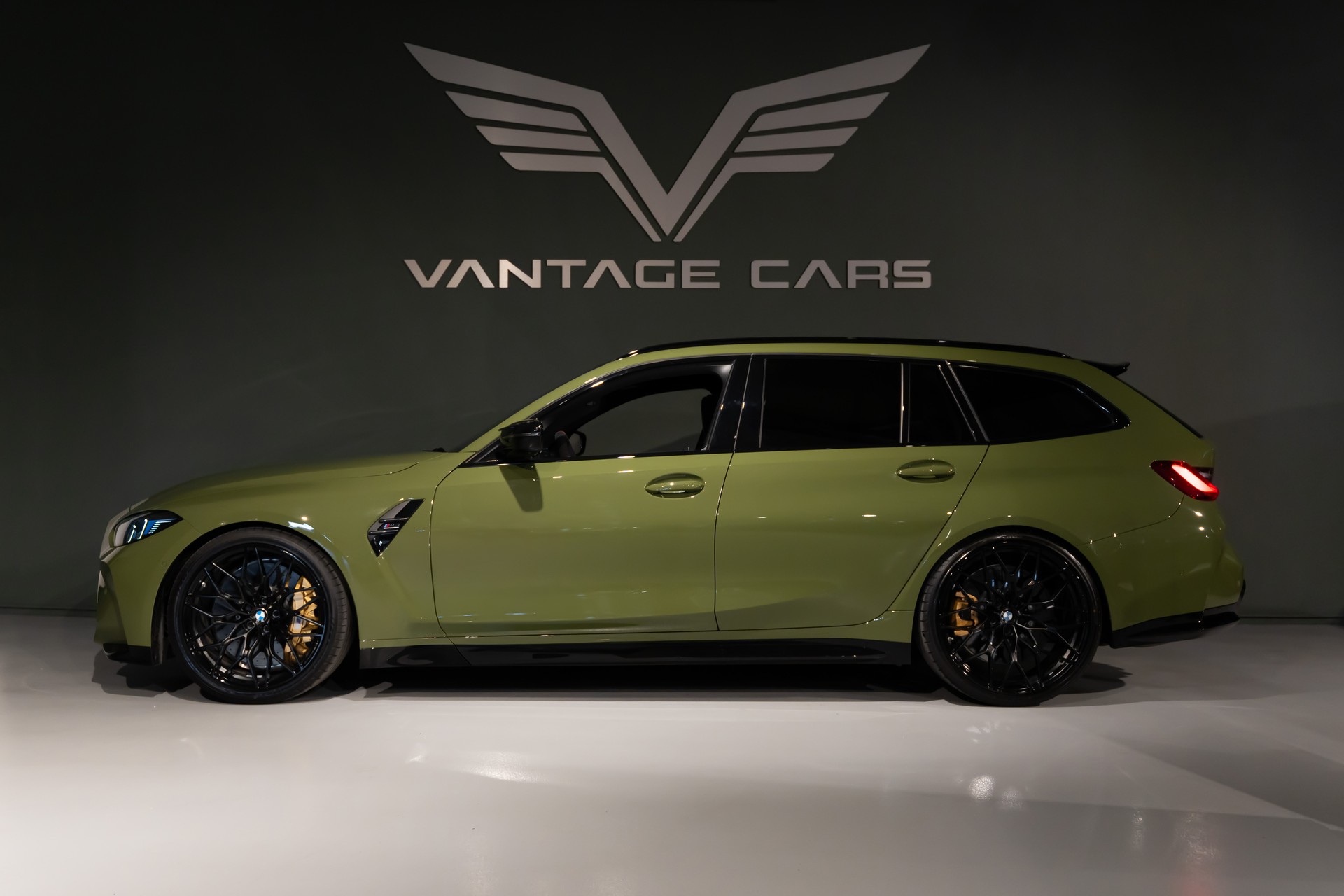 BMW M3 Touring xDrive Competition M-showroom-element-1
