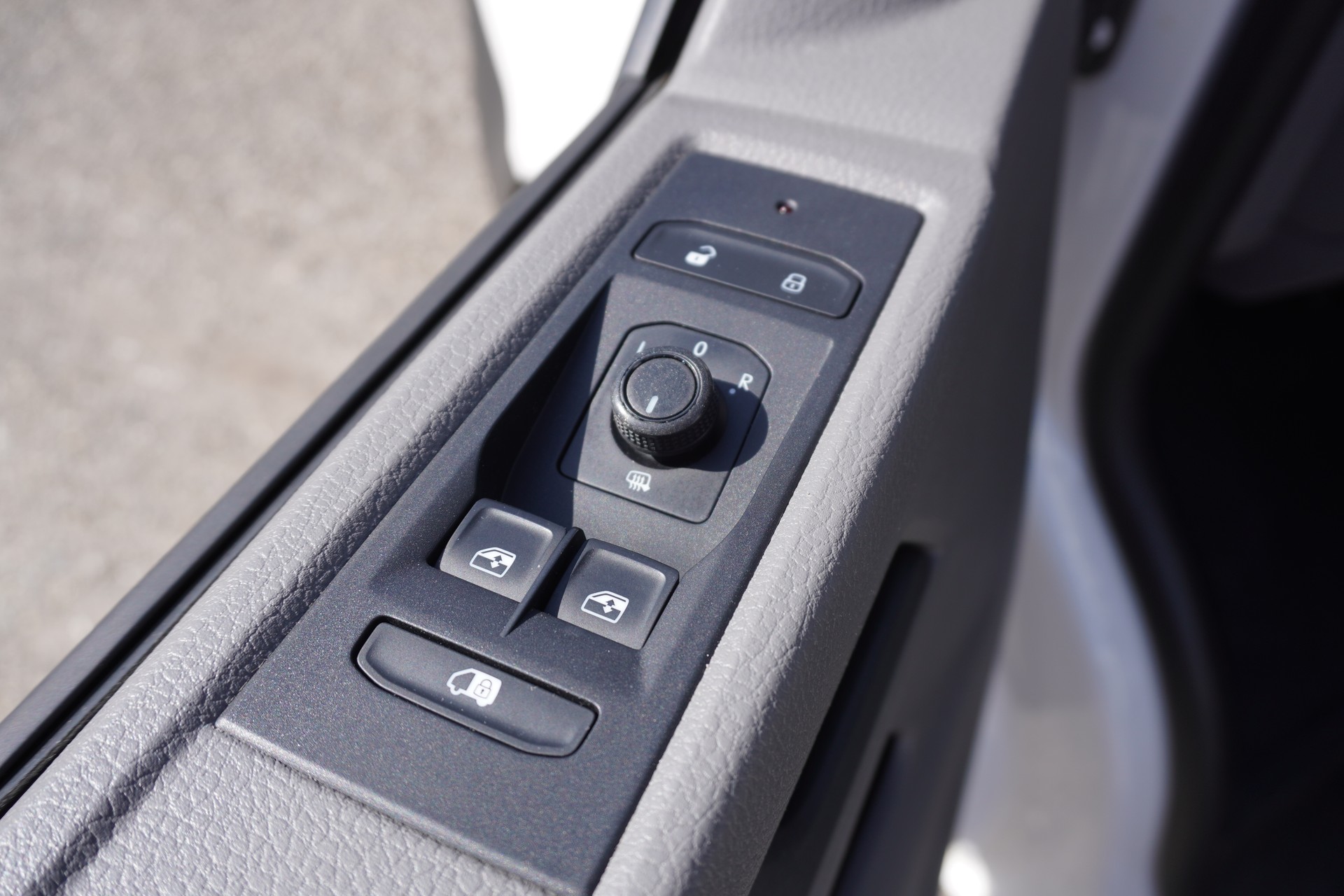 VW T6.1 2.0 TDI EINBAU-SCHRÄNKE!!!-image-20