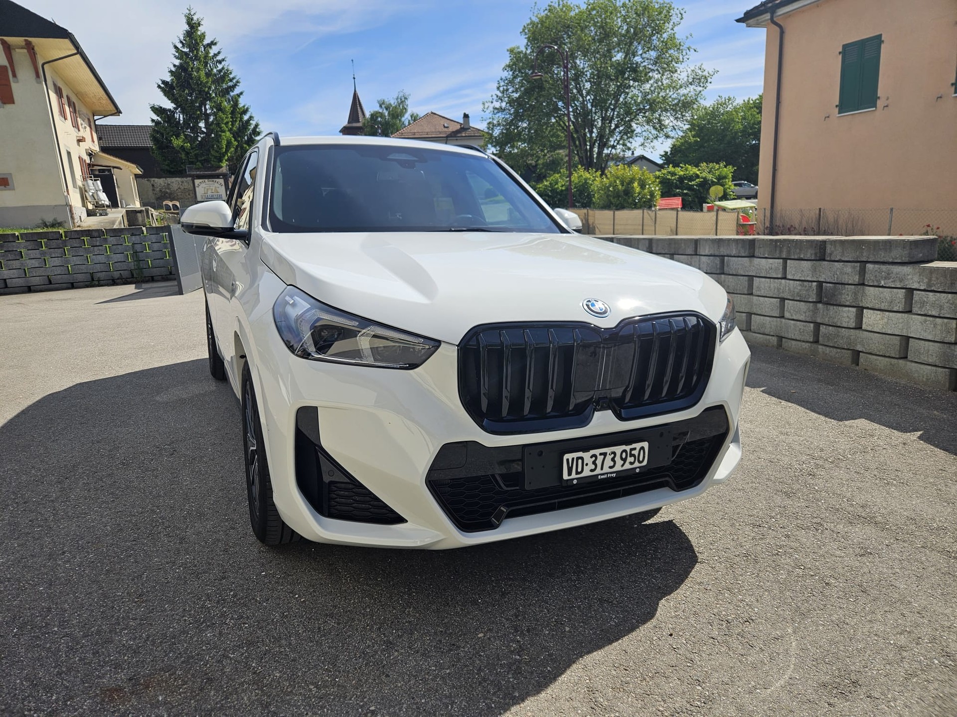 BMW 25e xDrive-image-0