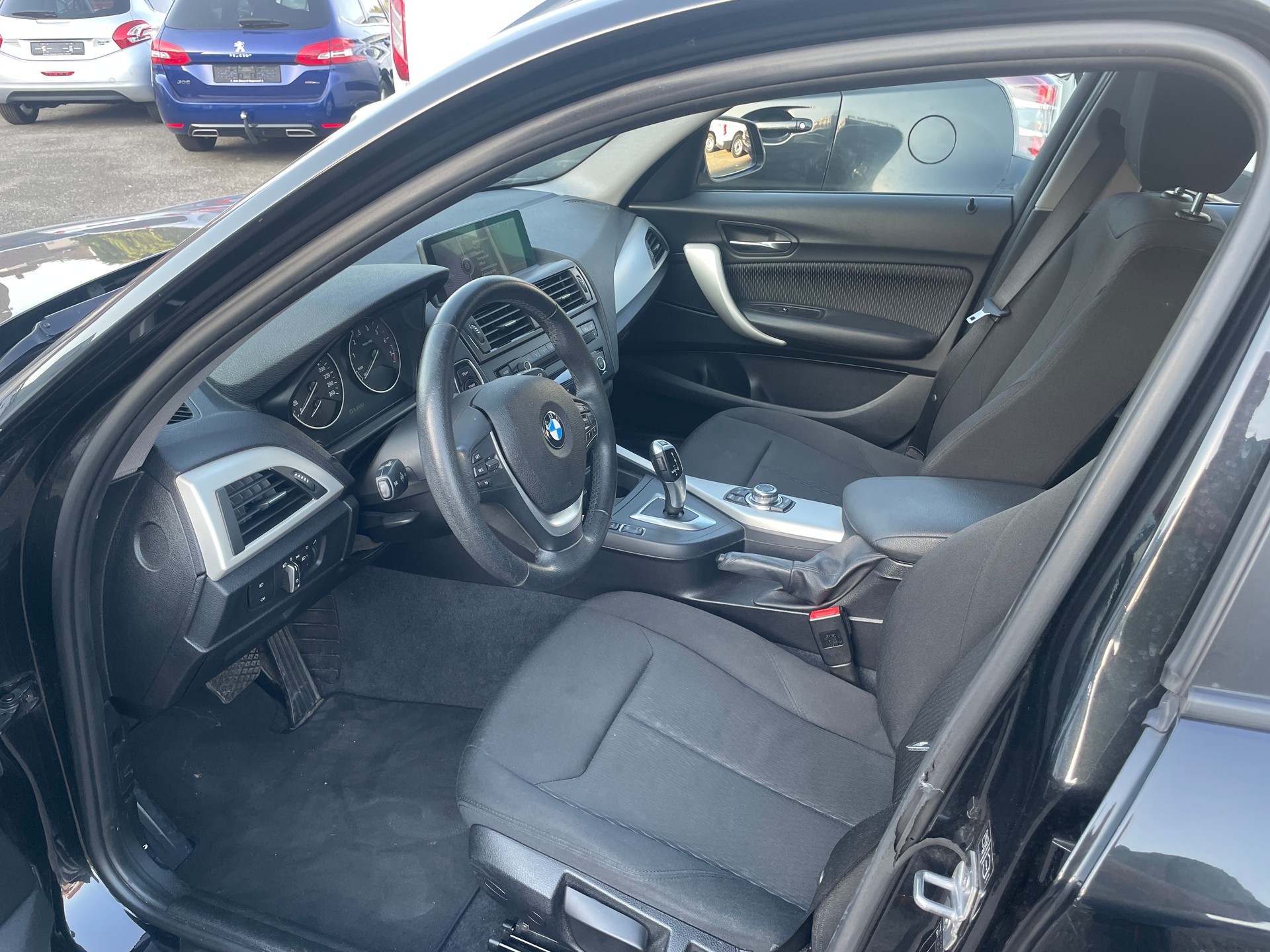 BMW 116i Sport Line Steptronic-image-6