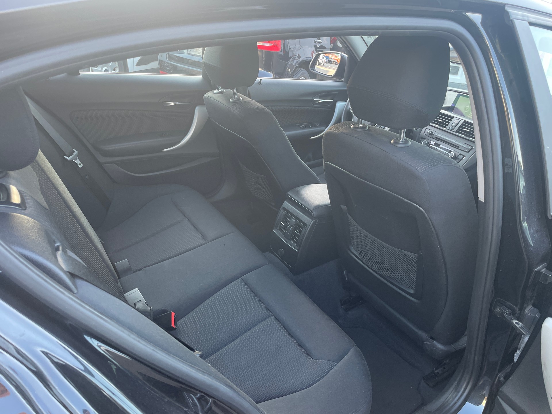 BMW 116i Sport Line Steptronic-image-9
