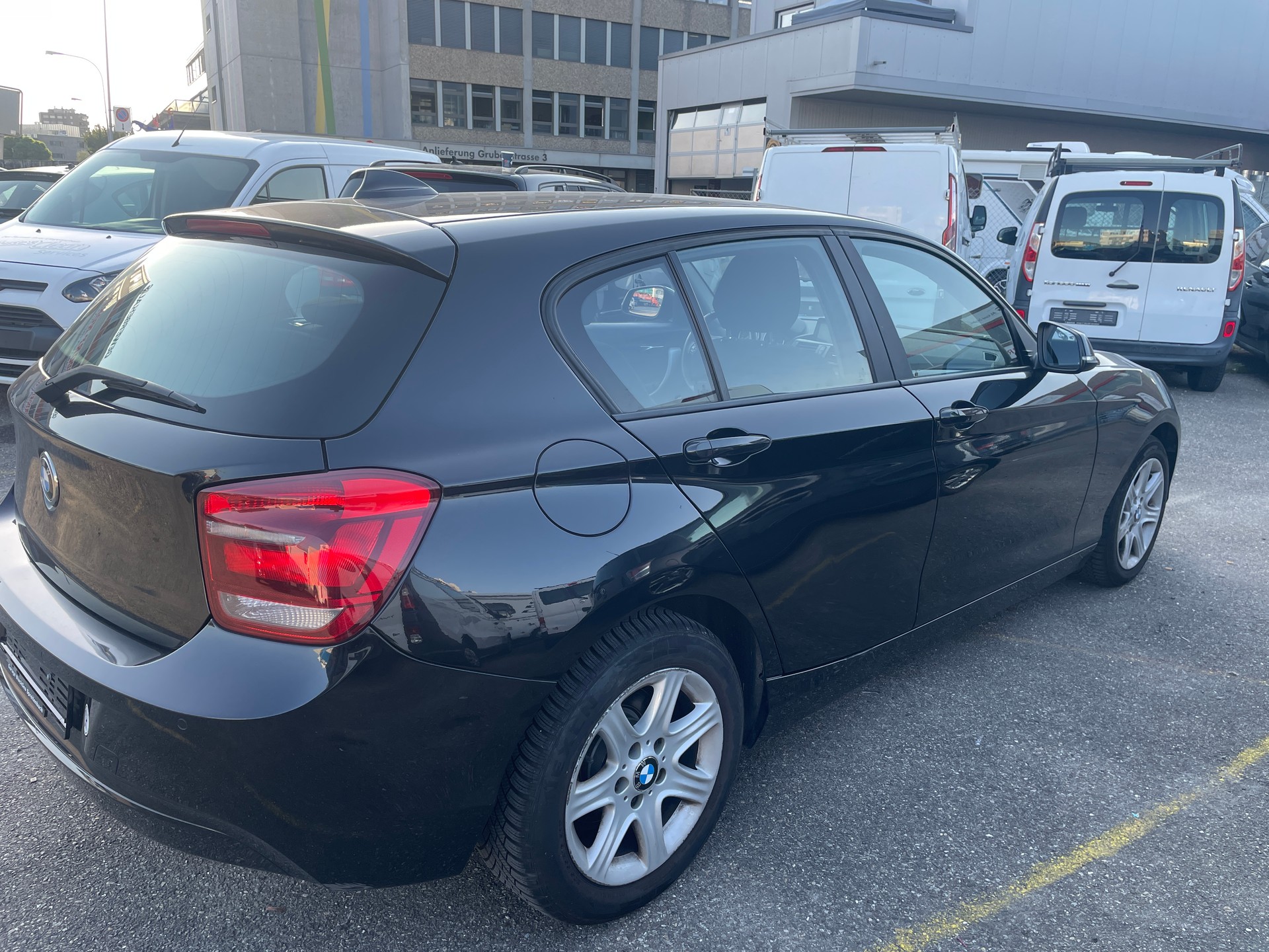 BMW 116i Sport Line Steptronic-image-4