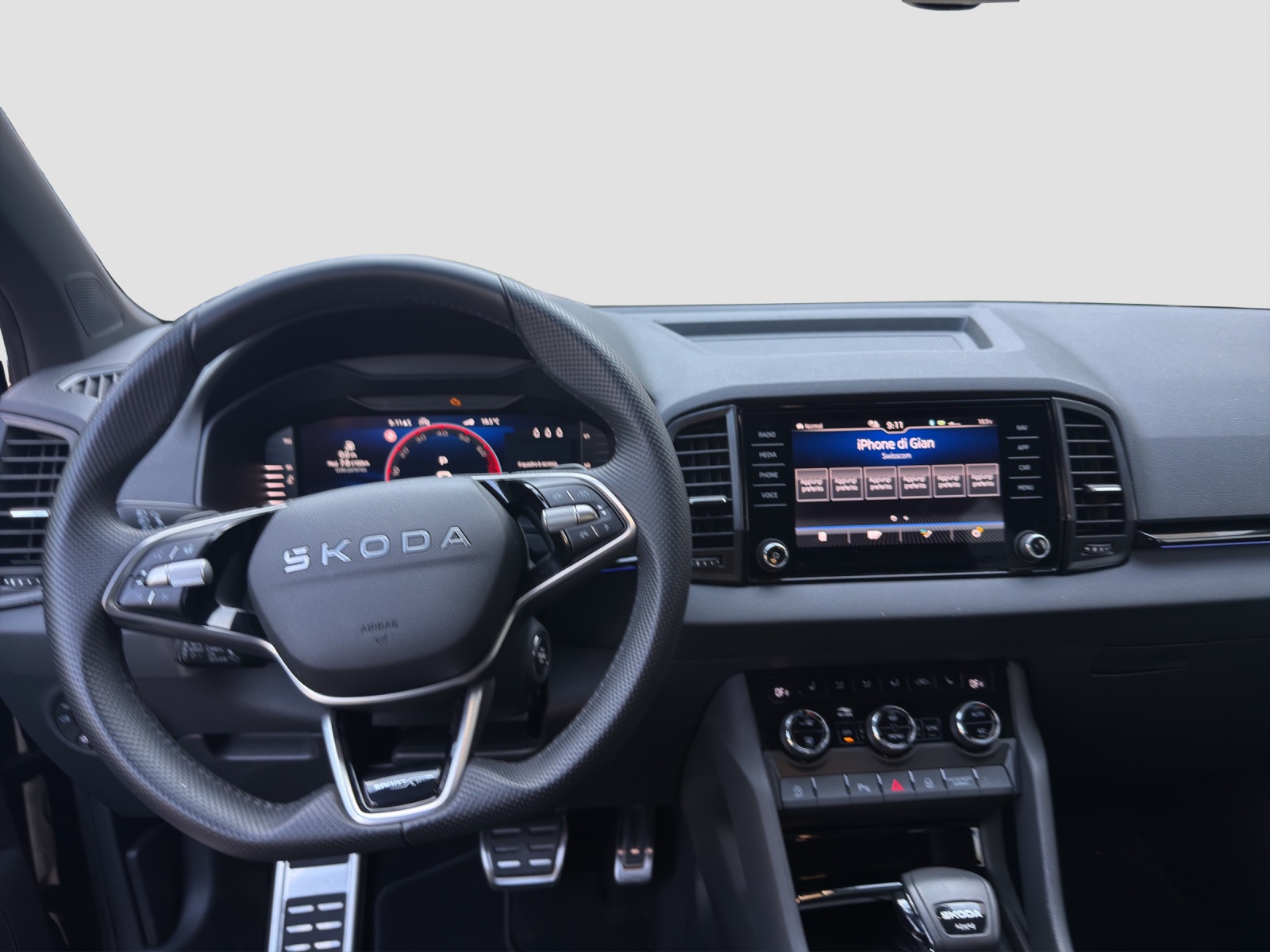SKODA Karoq 2.0 TSI SportLine 4x4 DSG-image-8