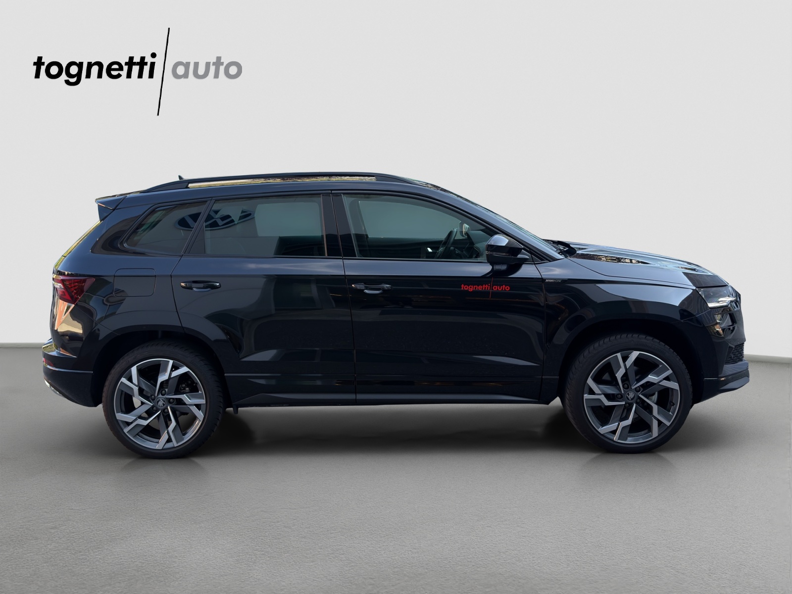 SKODA Karoq 2.0 TSI SportLine 4x4 DSG-image-2