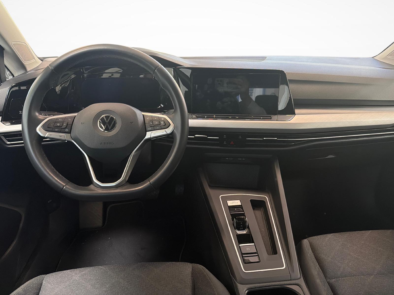 VW Golf VIII 1.5 eTSI Life DSG - Ruote invernali incluse-image-8