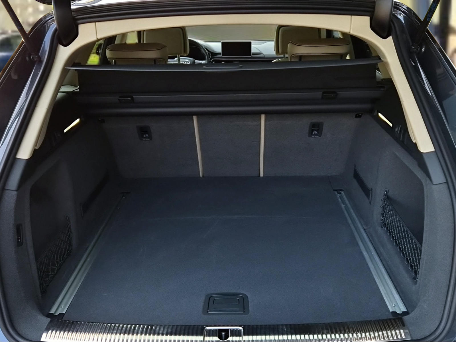 AUDI A4 allroad 3.0 TDI quattro S-tronic Manhattangrau Metallic-image-5