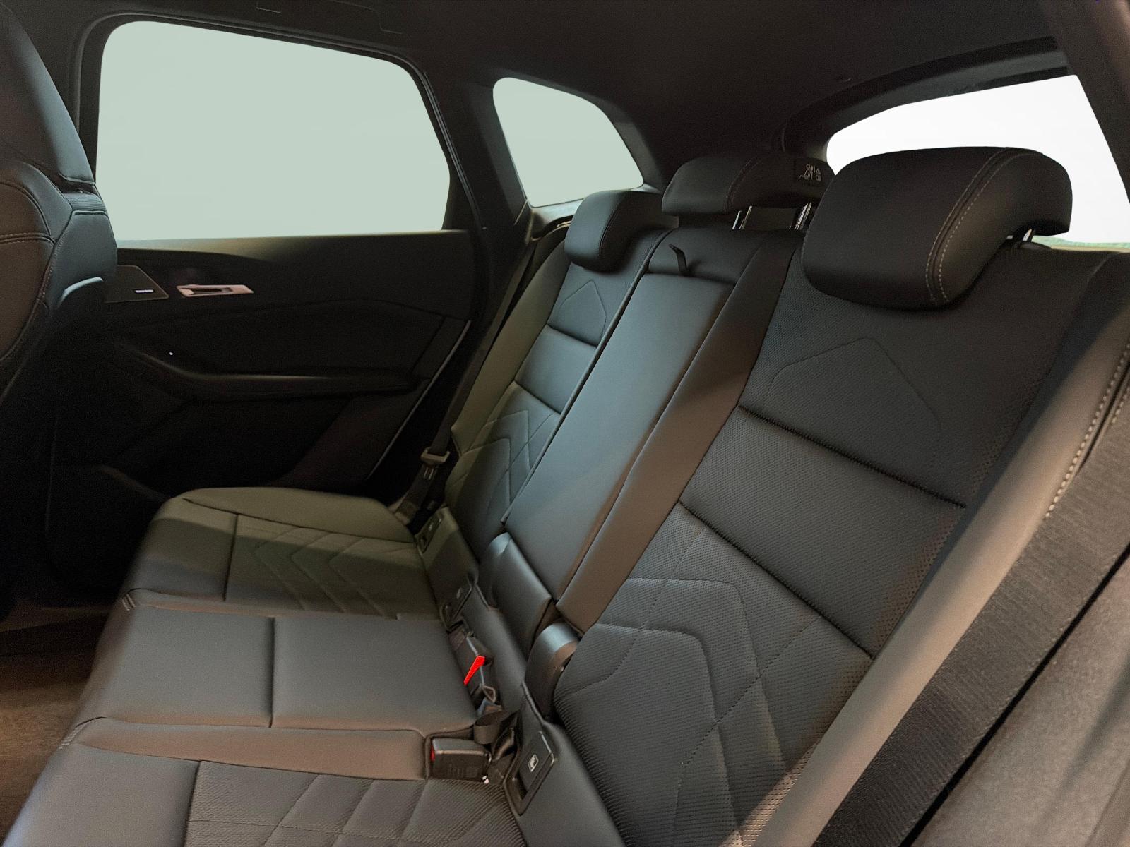 BMW 230e xDrive paddles Active Tourer-image-17
