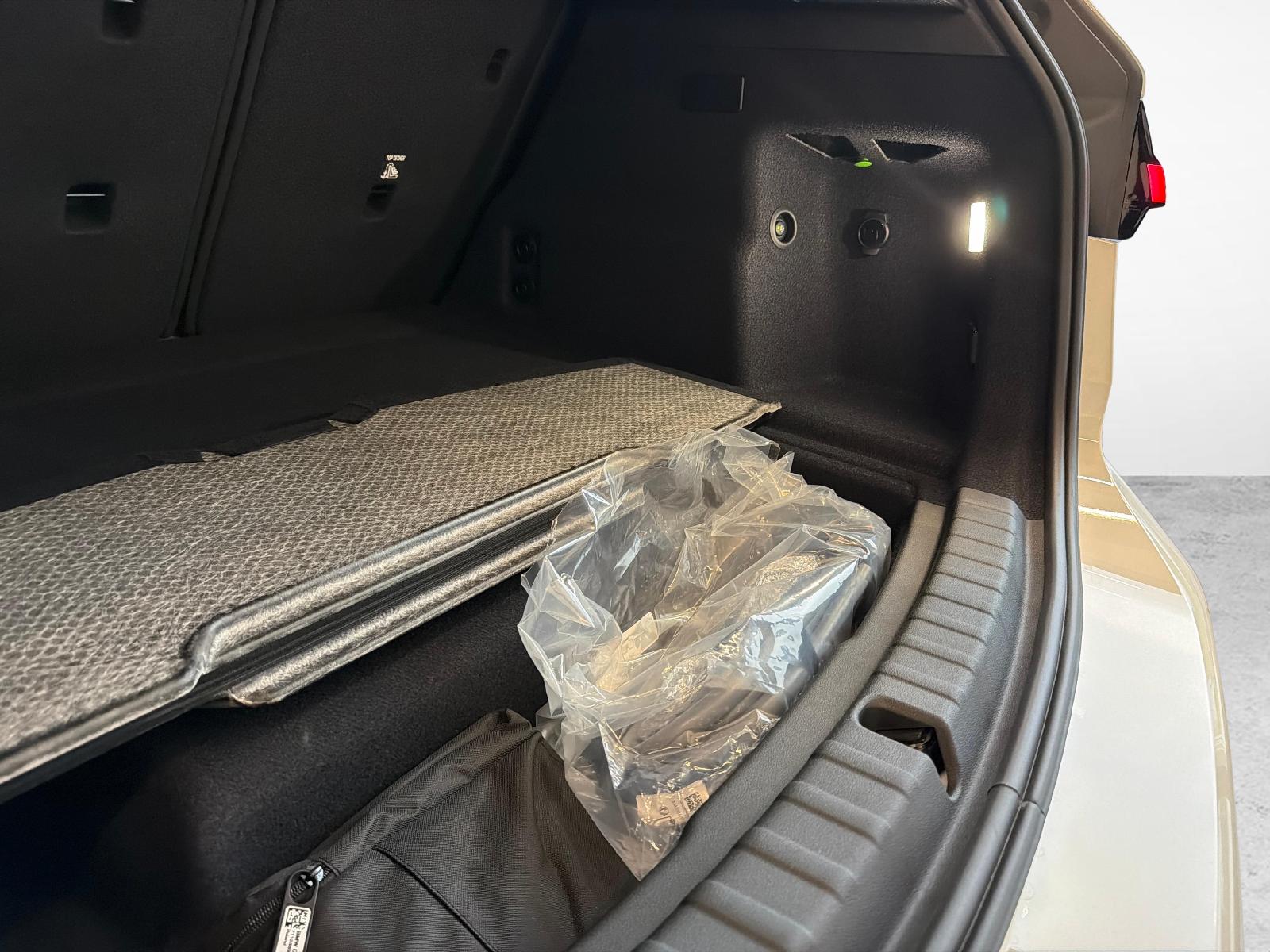 BMW 230e xDrive paddles Active Tourer-image-19