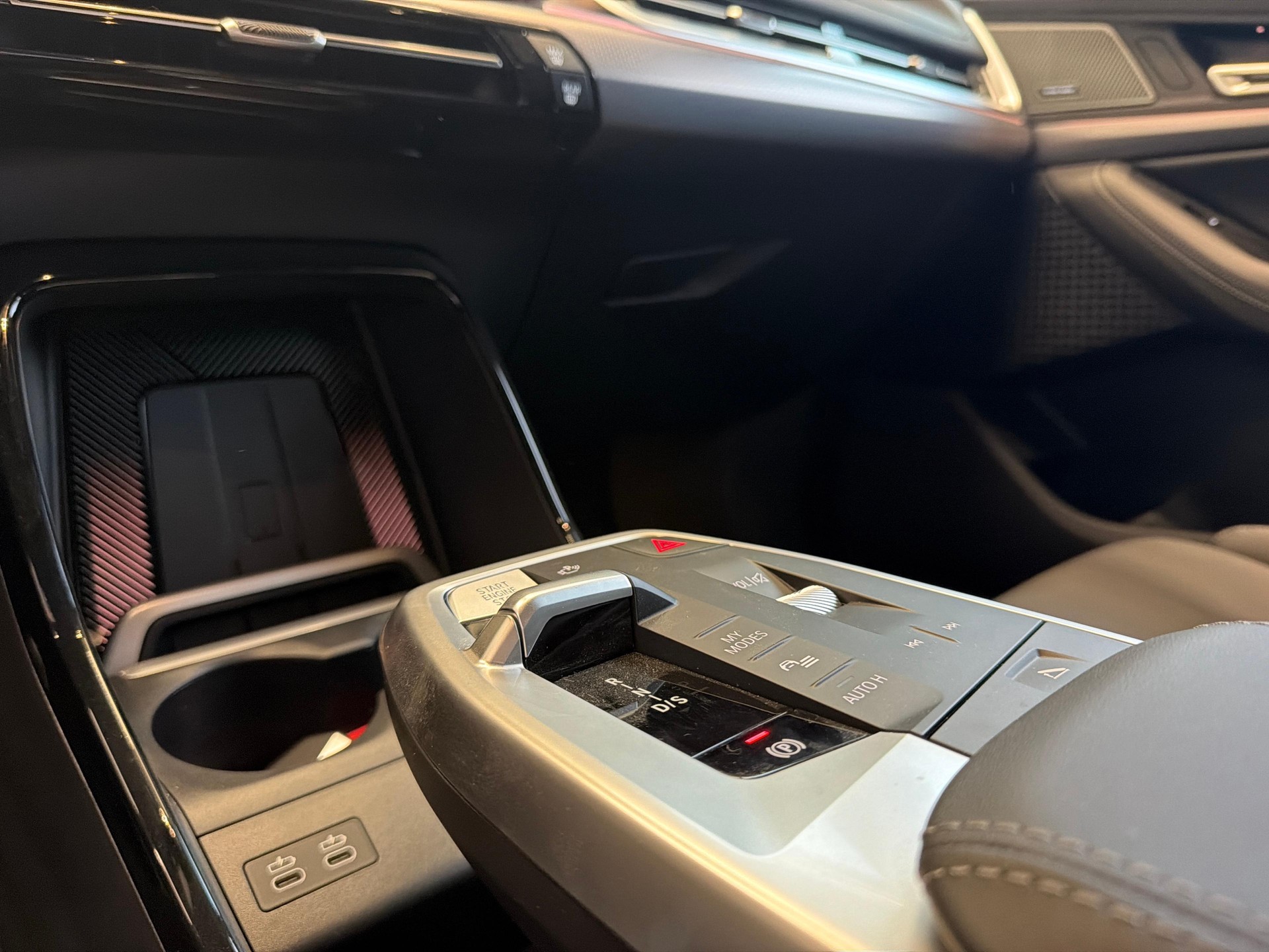 BMW 230e xDrive paddles Active Tourer-image-14