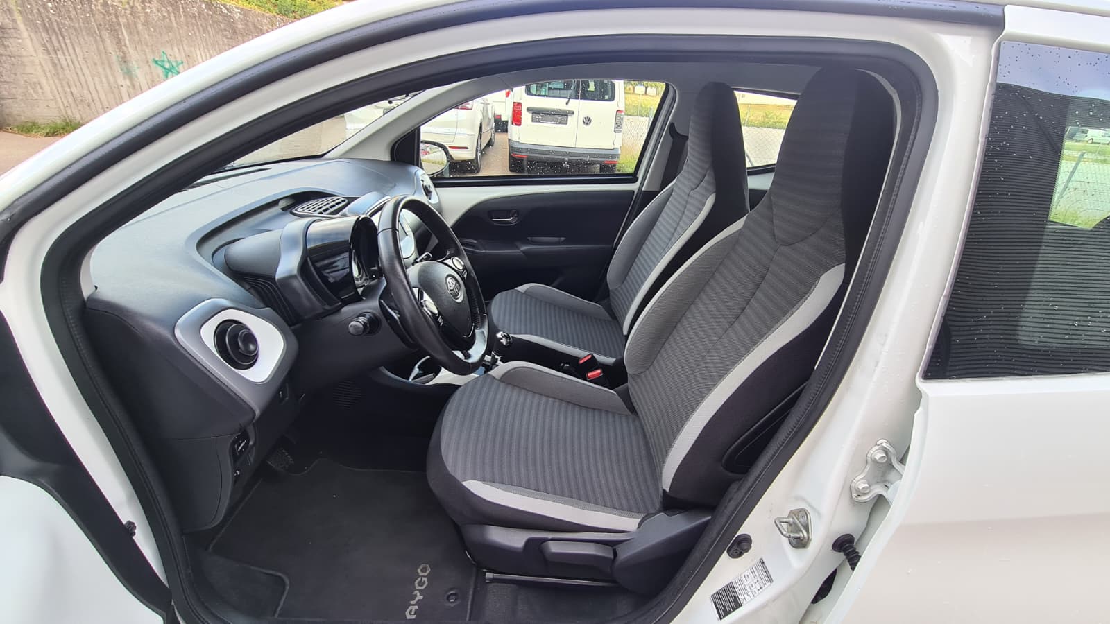 TOYOTA Aygo 1.0 VVT-i Trend X-shift ** RF-Kamera ** Airbag ** Klimaanlage ** DAB-Radio ** LTZ NFK 05.03.2026 **-image-14