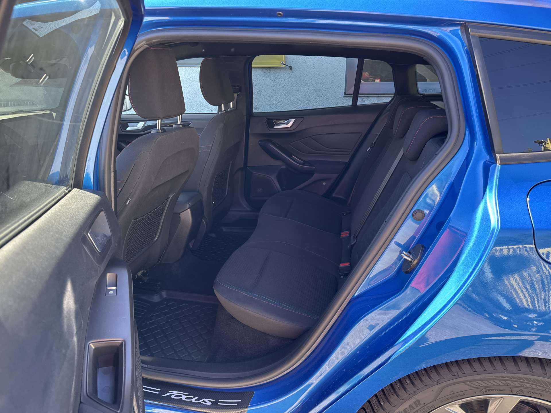 FORD Focus Kombi 1.0 MHEV ST-Line Automat-image-7