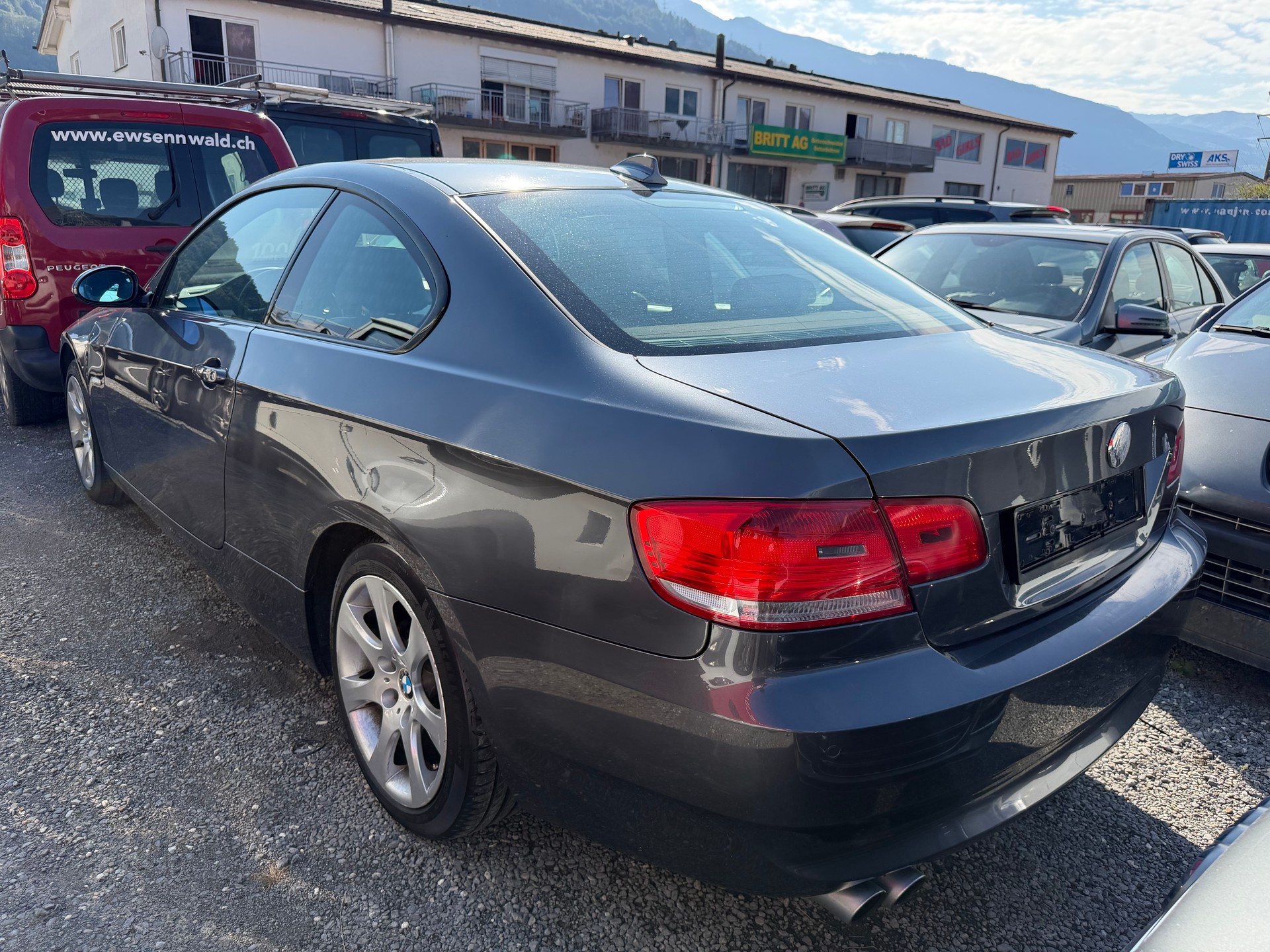 BMW 325xi Coupé-image-2
